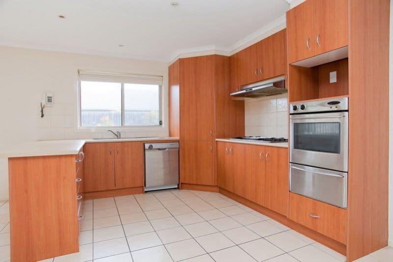 23 Killarney Ridge, GREENSBOROUGH VIC 3088, Greensborough - Thumbnail 2