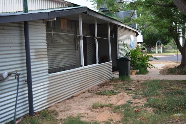 29 Coronation Drive, Blackall QLD 4472, Blackall - Thumbnail 2