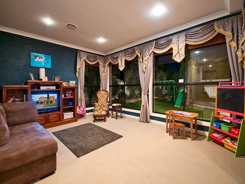 16 Rebholz Drive, BENOWA WATERS QLD 4217, Benowa - Thumbnail 8
