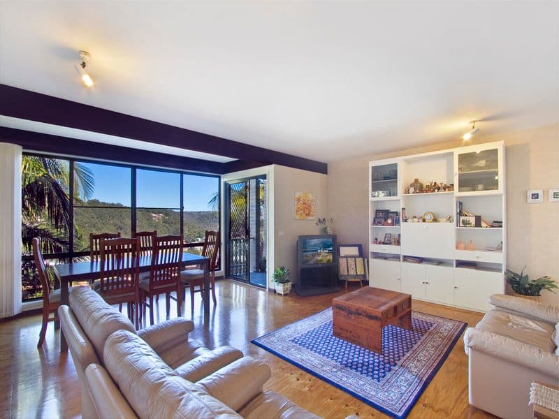 22 Bunbury Avenue, SUTHERLAND NSW 2232, Sutherland - Thumbnail 2