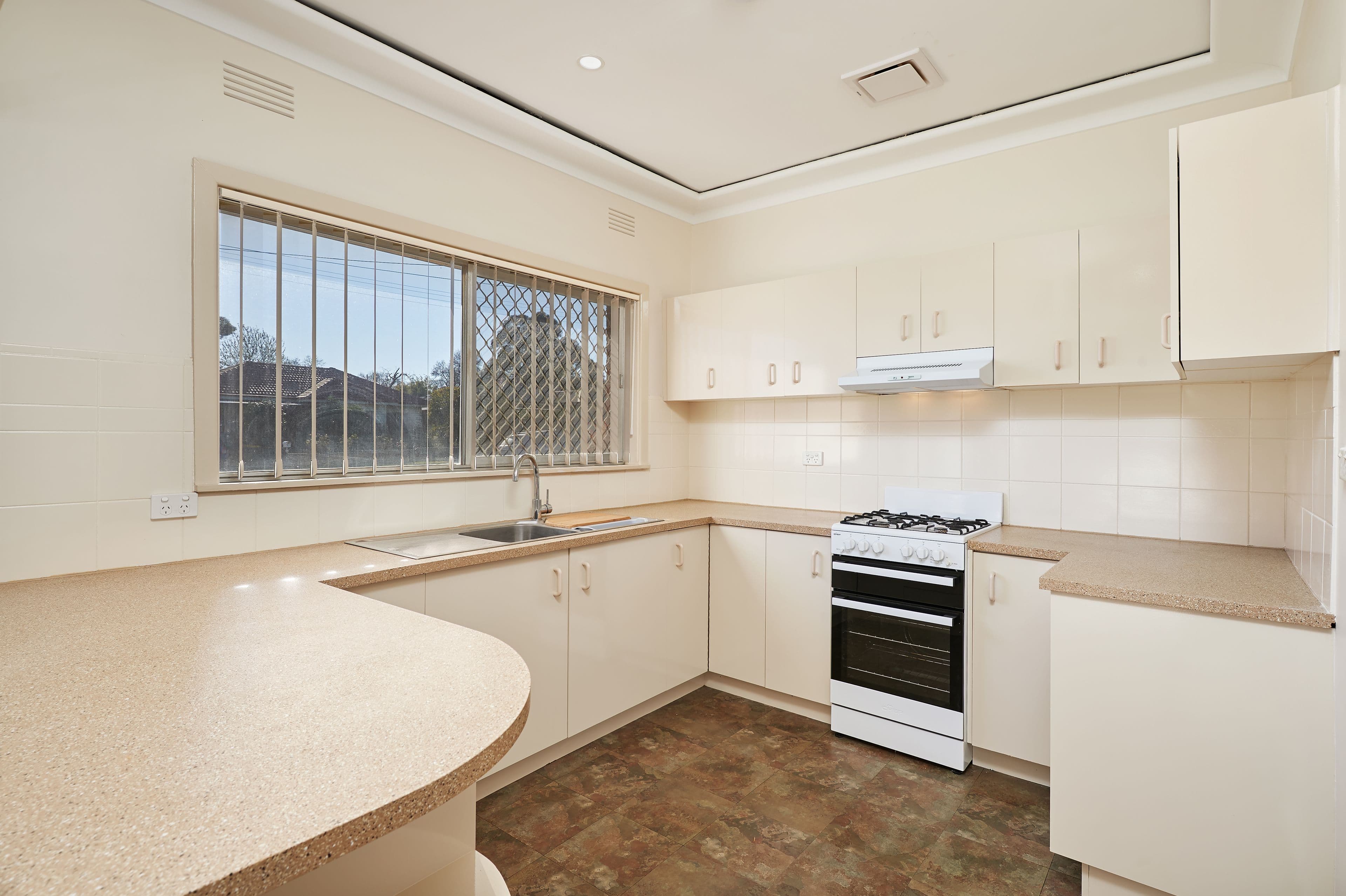 44 Ceduna Street, Mount Austin - Thumbnail 2