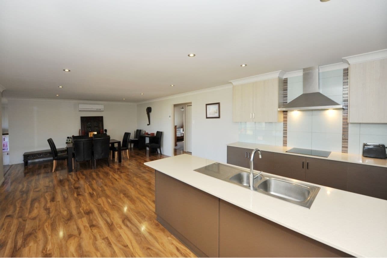 8 Pelling Court, WESTBROOK QLD 4350, Westbrook - Thumbnail 4