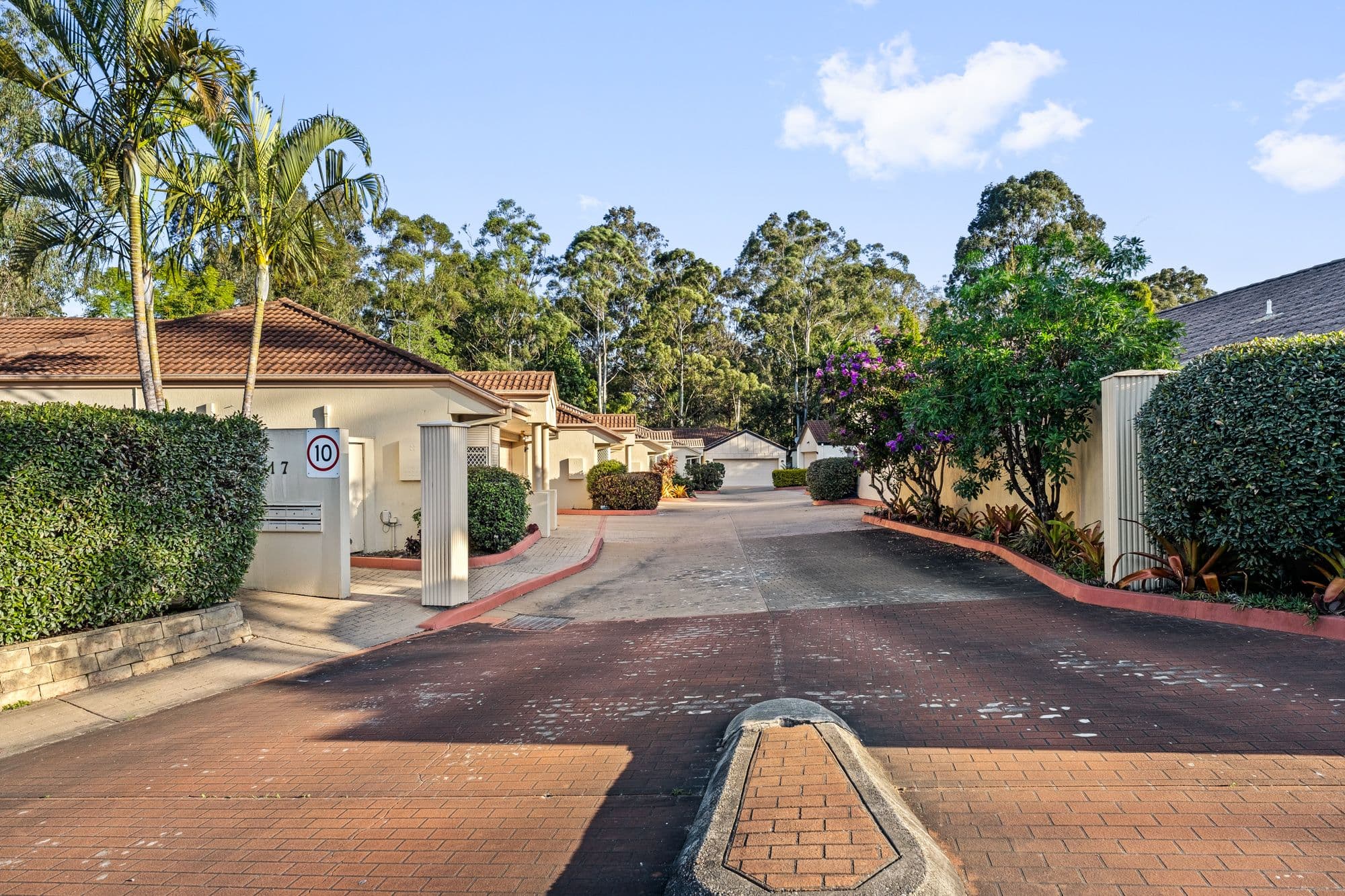 317 Pine Mountain Road, Carina Heights QLD 4152, Carina Heights - Thumbnail 2