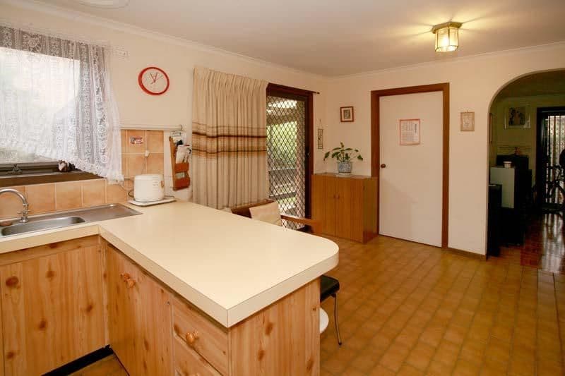 15 Lainie Court, WANTIRNA SOUTH VIC 3152, Wantirna South - Thumbnail 5