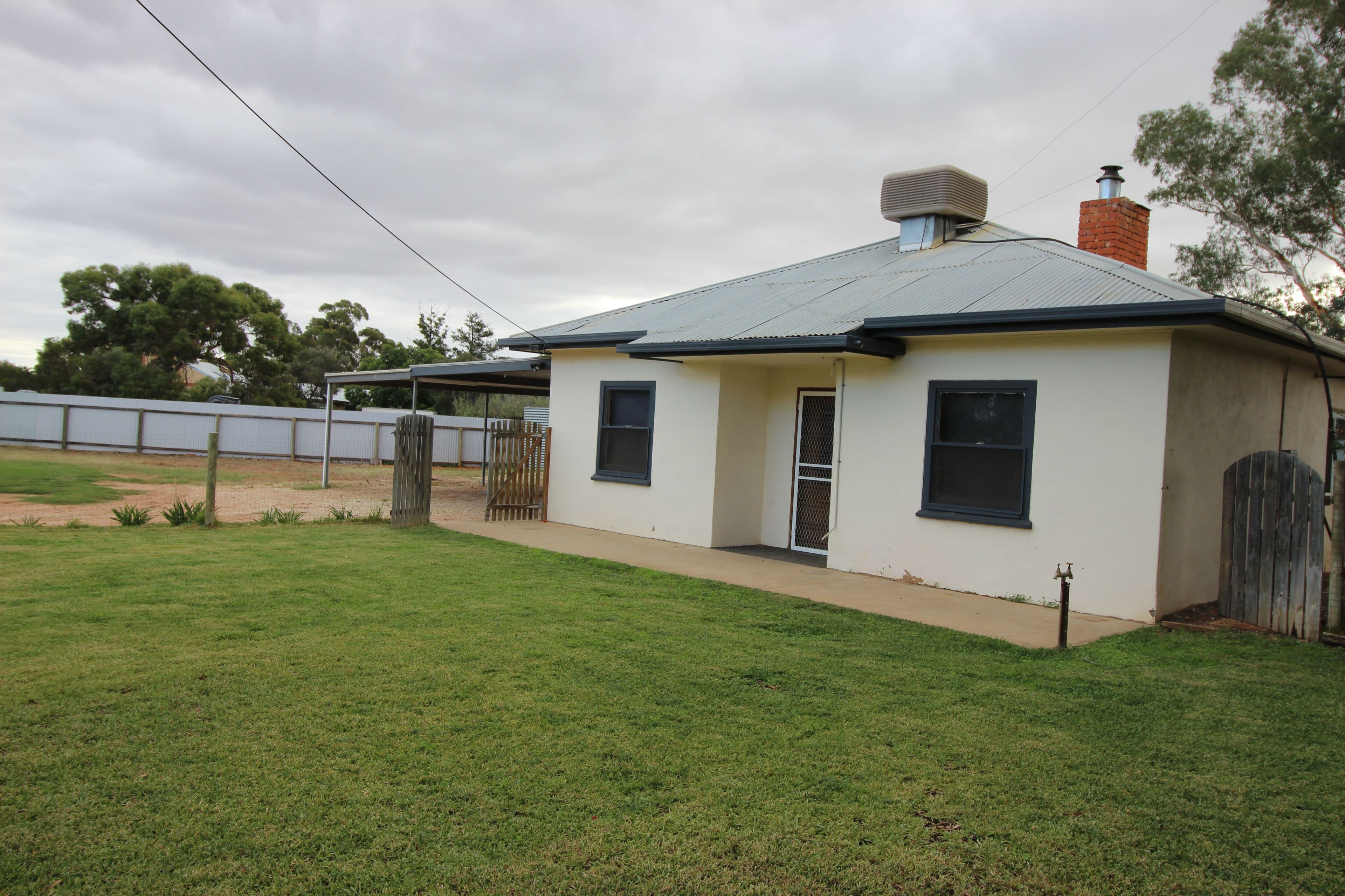 198 Dunstan Road, Waikerie SA 5330, Waikerie - Image 1