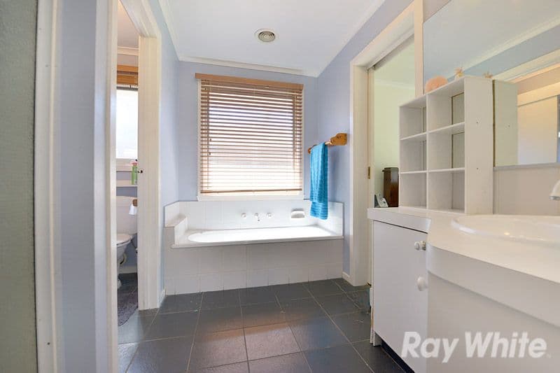 2 Babinda Court, Rowville VIC 3178, Rowville - Thumbnail 6