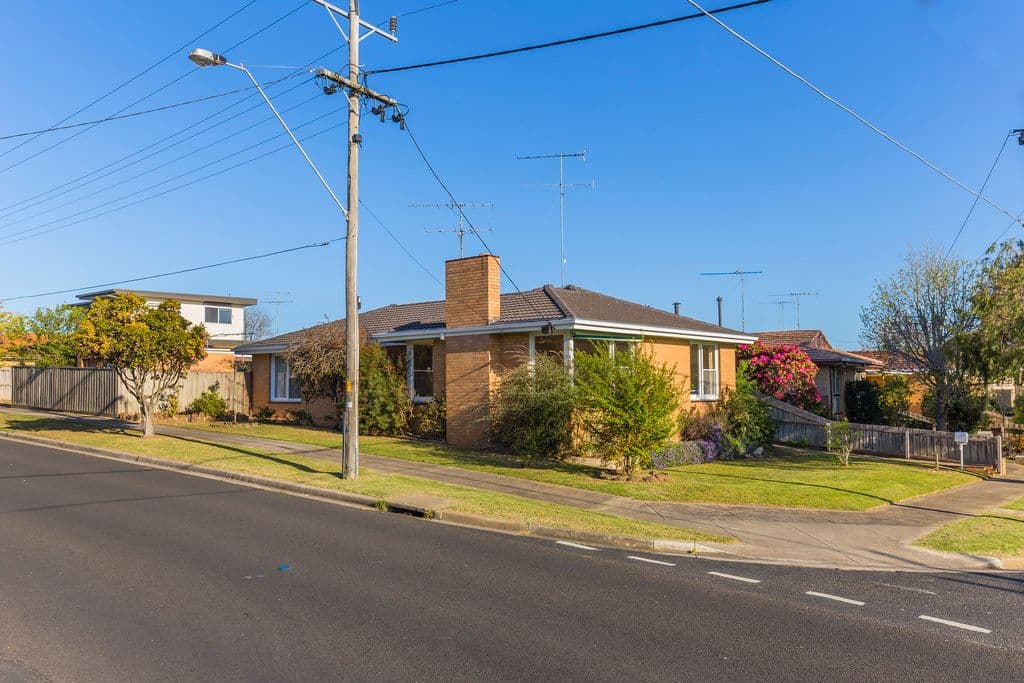 61 Iona Avenue, Belmont VIC 3216, Belmont - Thumbnail 4