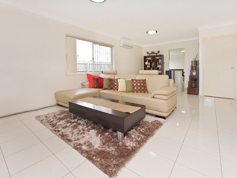 25 Erinvale Street, CORINDA QLD 4075, Corinda - Image 1