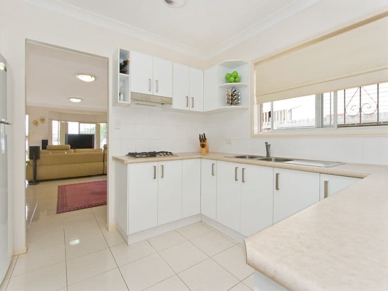 25 Erinvale Street, CORINDA QLD 4075, Corinda - Thumbnail 4