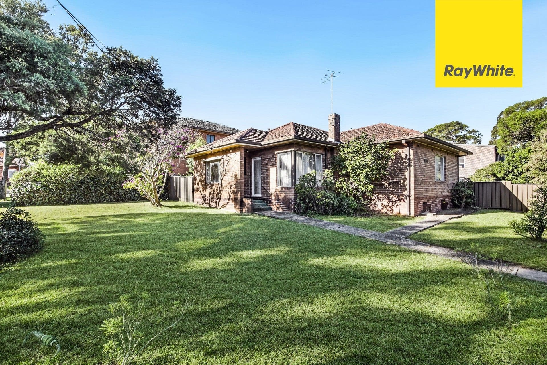 2 Baralga Crescent, Riverwood - Image 1