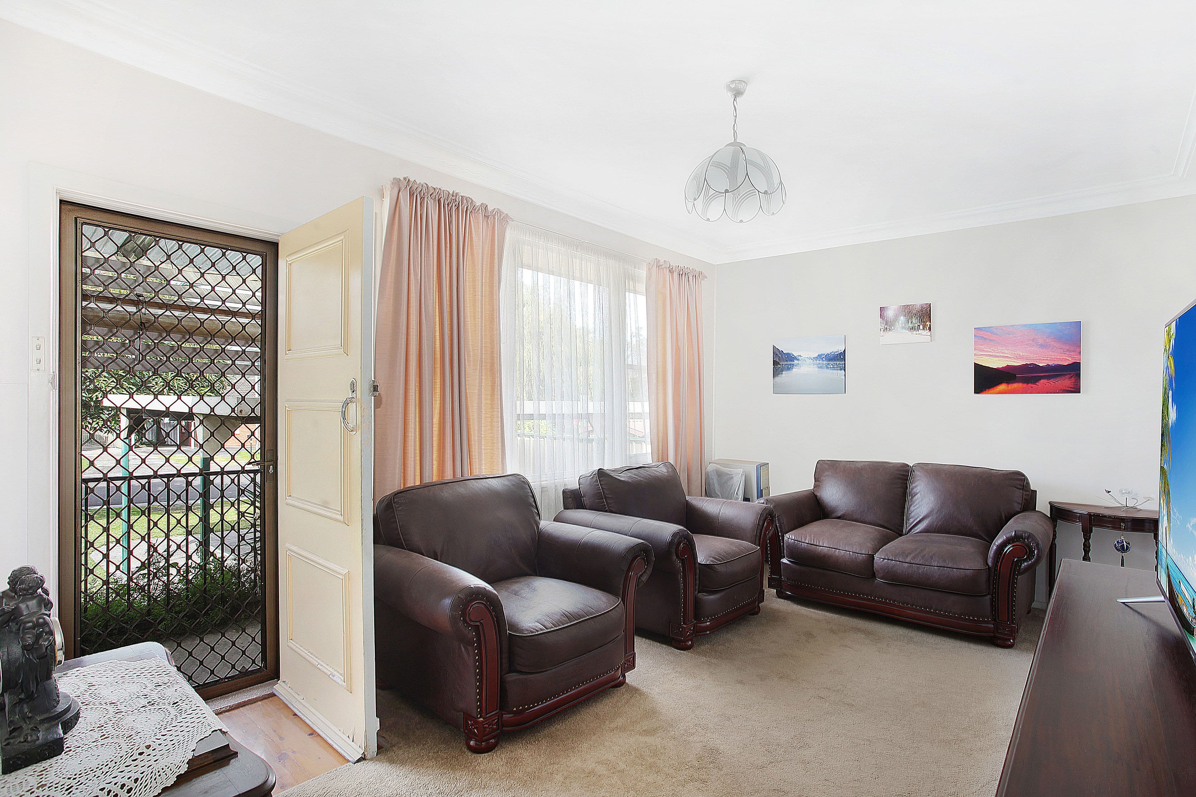 72 Kingston Street, Oak Flats - Thumbnail 4