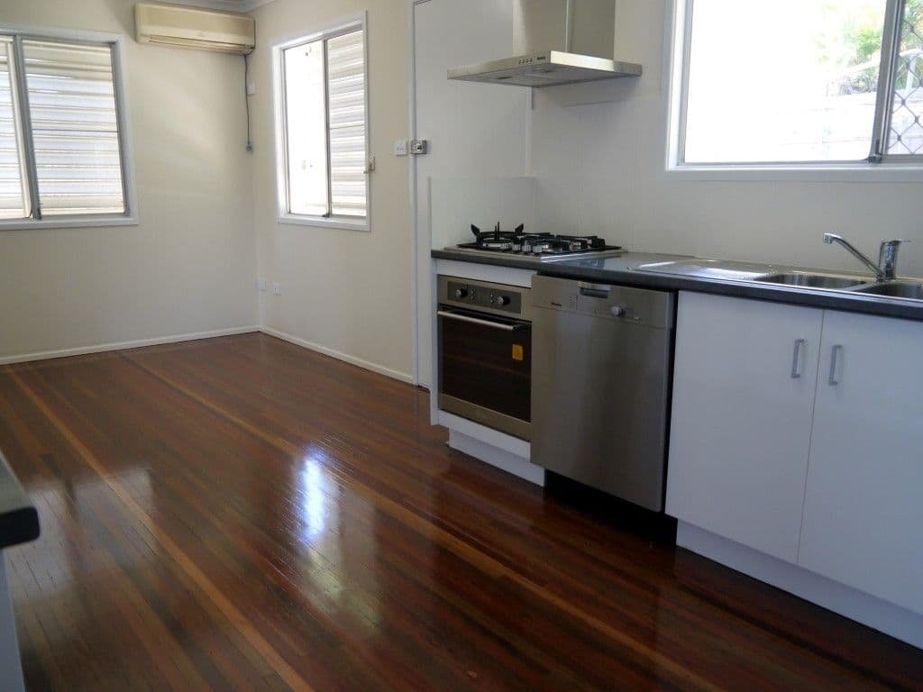 8 Matson Crescent, WEST GLADSTONE QLD 4680, West Gladstone - Thumbnail 4