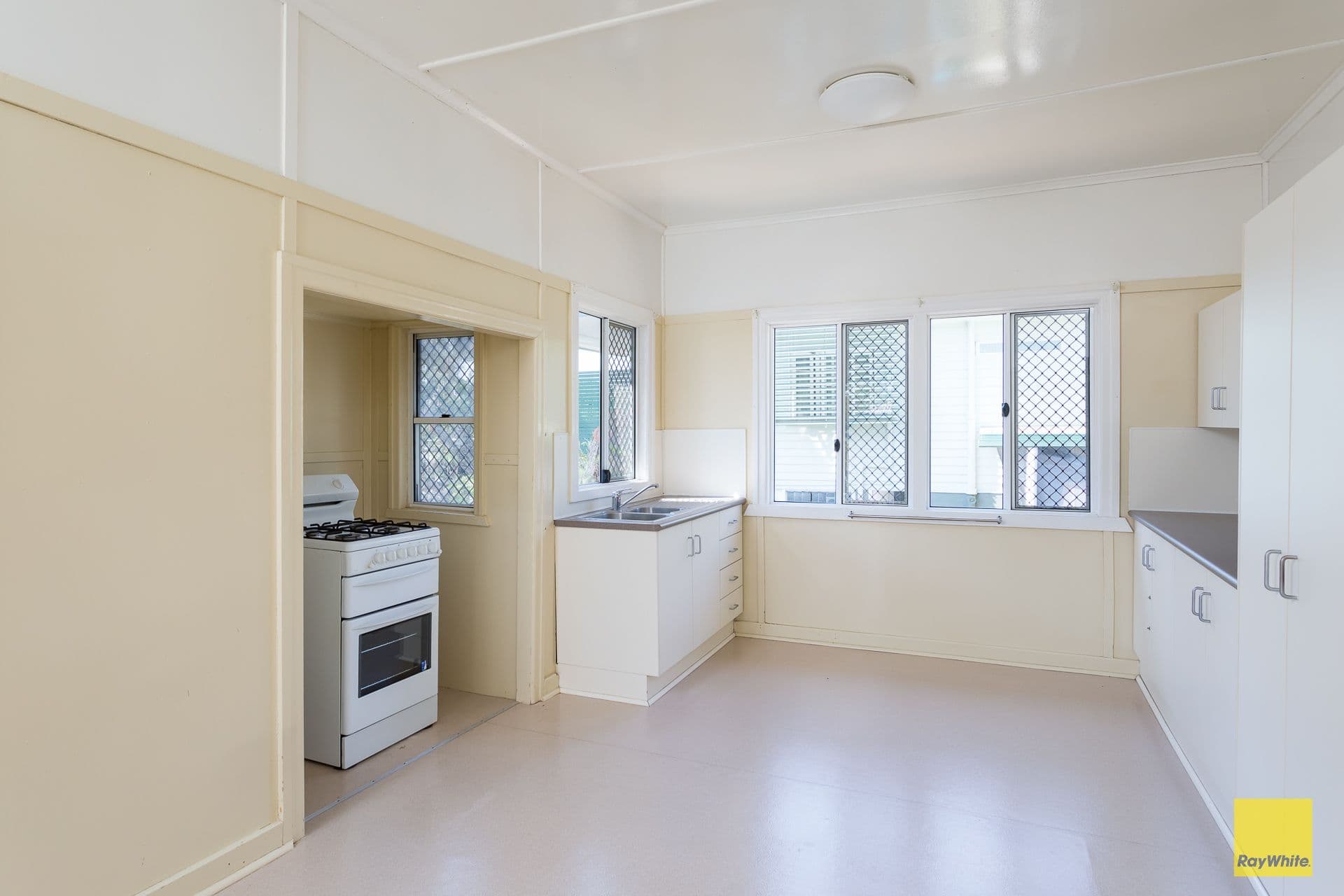 42 Mar Street, Holland Park QLD 4121, Holland Park - Thumbnail 4