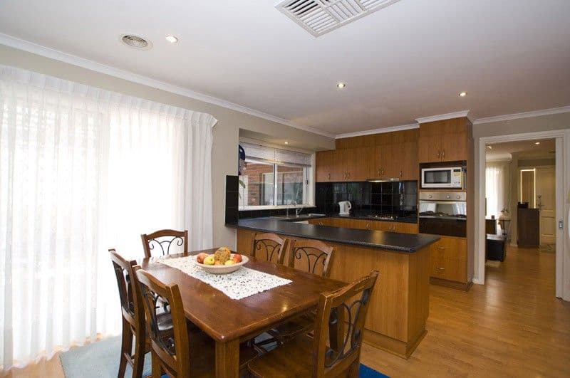 12 Wynnette Court, EPPING VIC 3076, Epping - Thumbnail 2