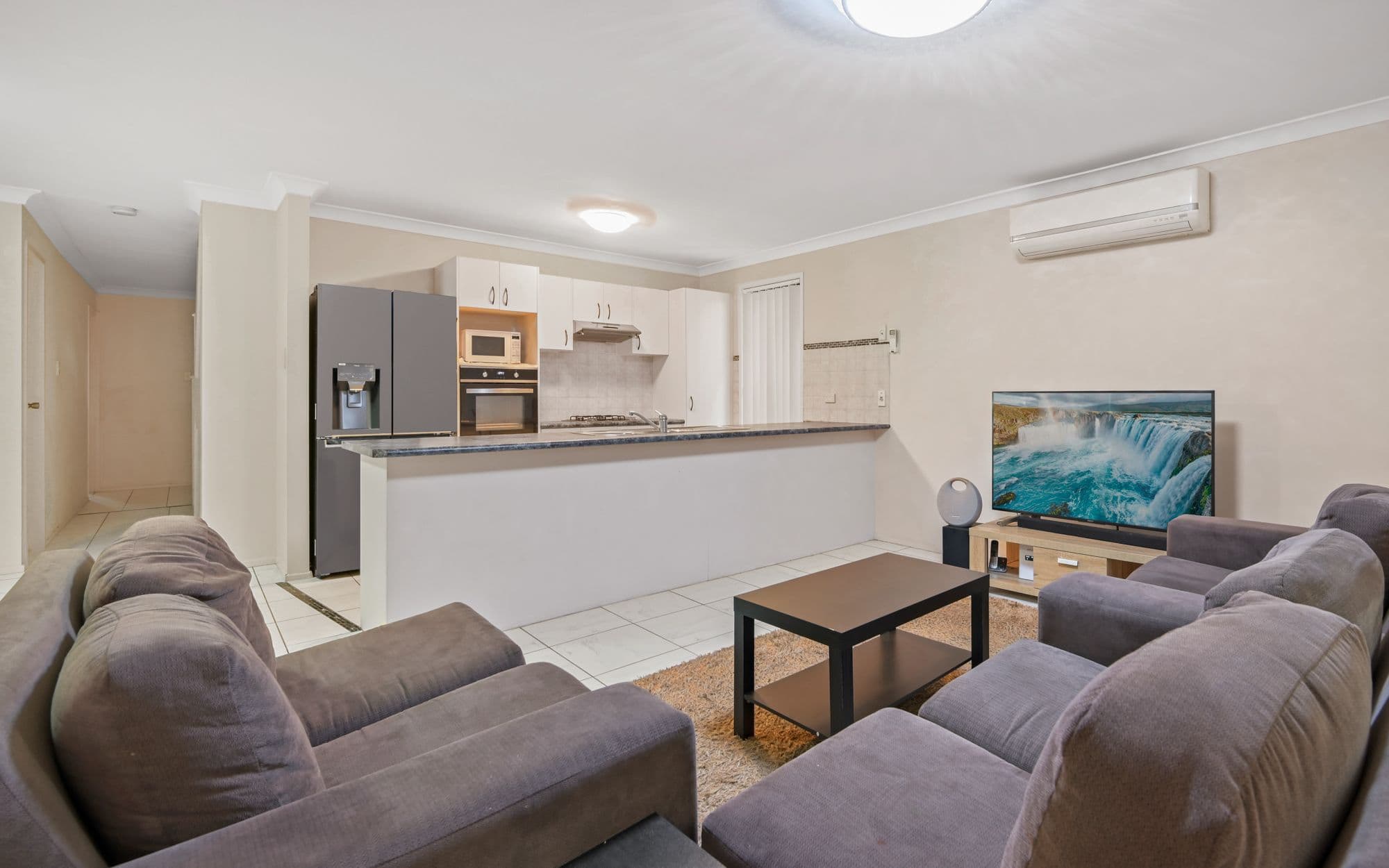 8 Greenwich Walk, Campbelltown NSW 2560, Campbelltown - Thumbnail 2