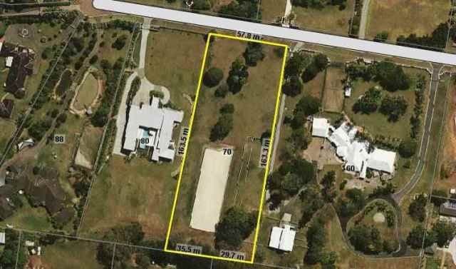 70 Tiverton Place, BRIDGEMAN DOWNS QLD 4035, Bridgeman Downs - Thumbnail 2
