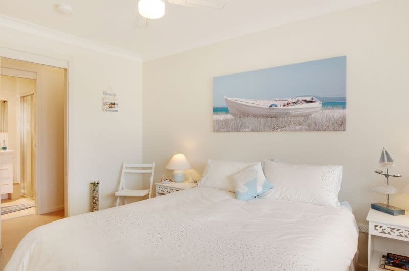 6 Brightwaters Close, BRIGHTWATERS NSW 2264, Brightwaters - Thumbnail 4