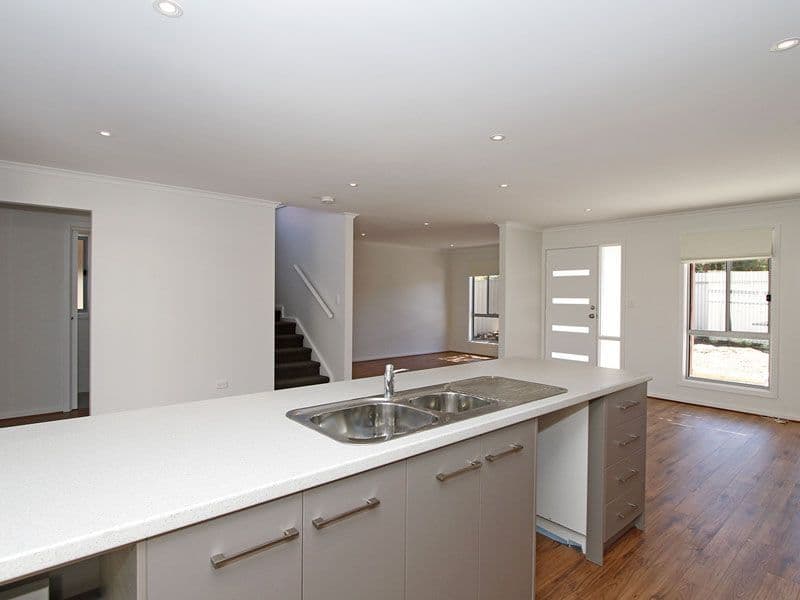 2 Cutmore Street, O'SULLIVAN BEACH SA 5166, O'Sullivan Beach - Thumbnail 5