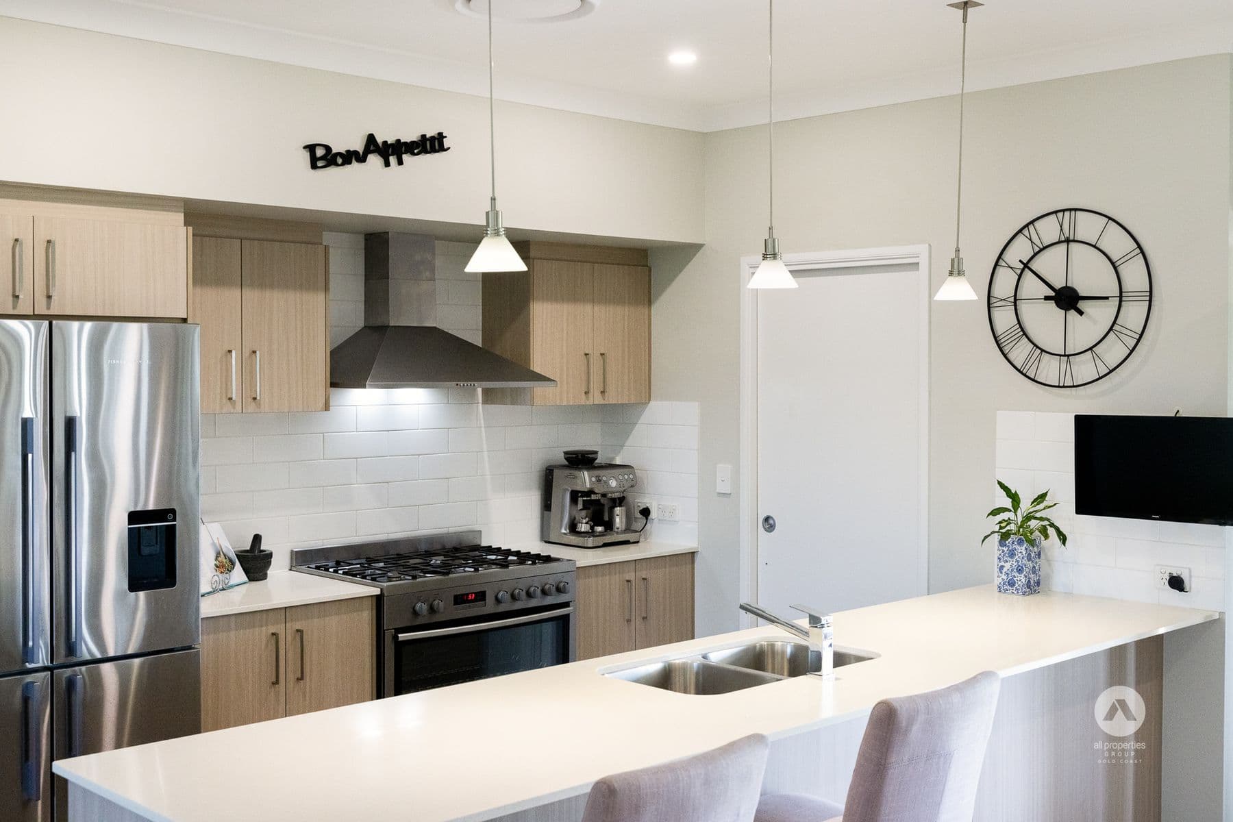 92-94 Martin Place, Tamborine QLD 4270, Tamborine - Thumbnail 4