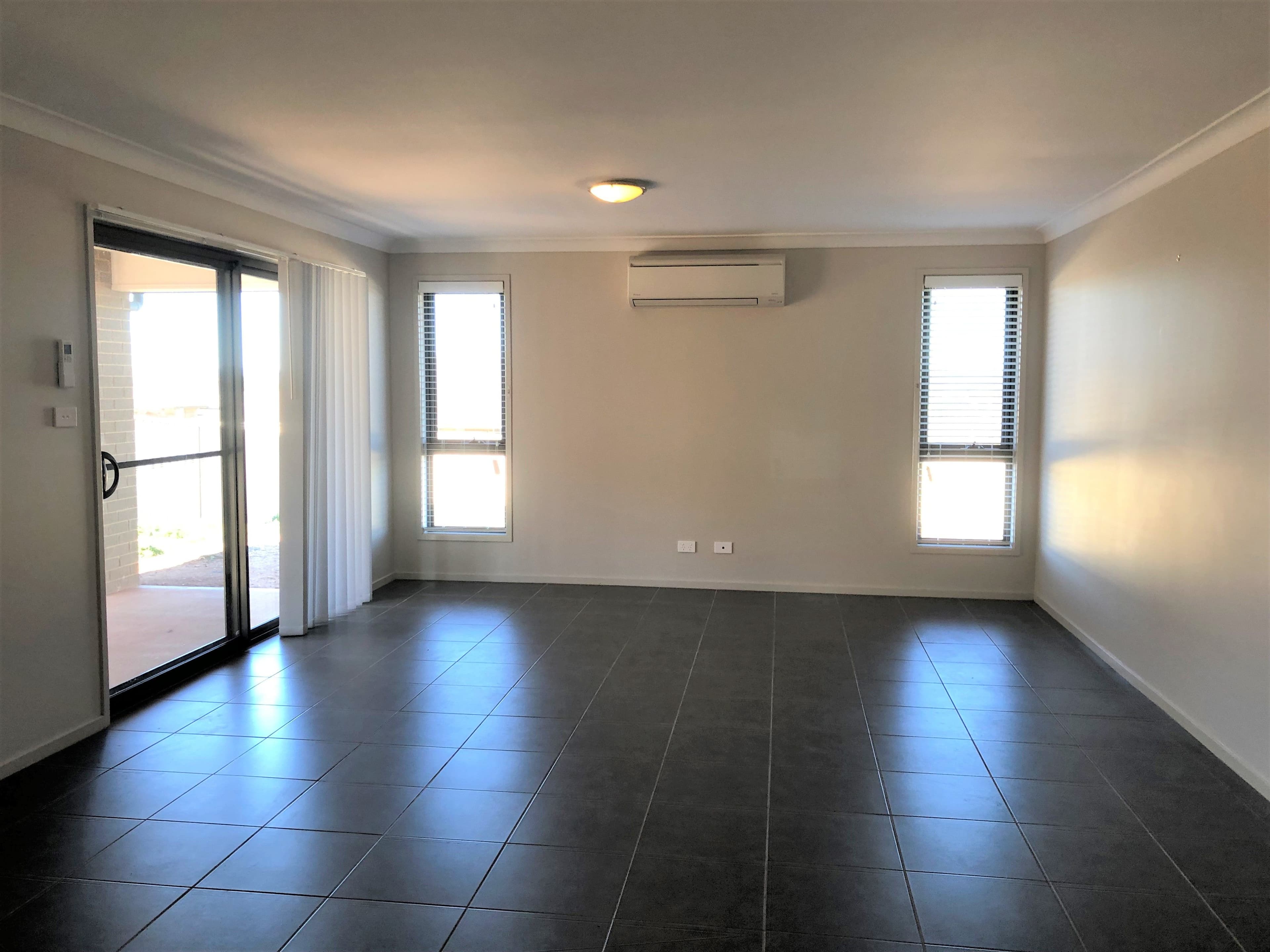 16 Rosewood Avenue, Parkes NSW 2870, Parkes - Thumbnail 2