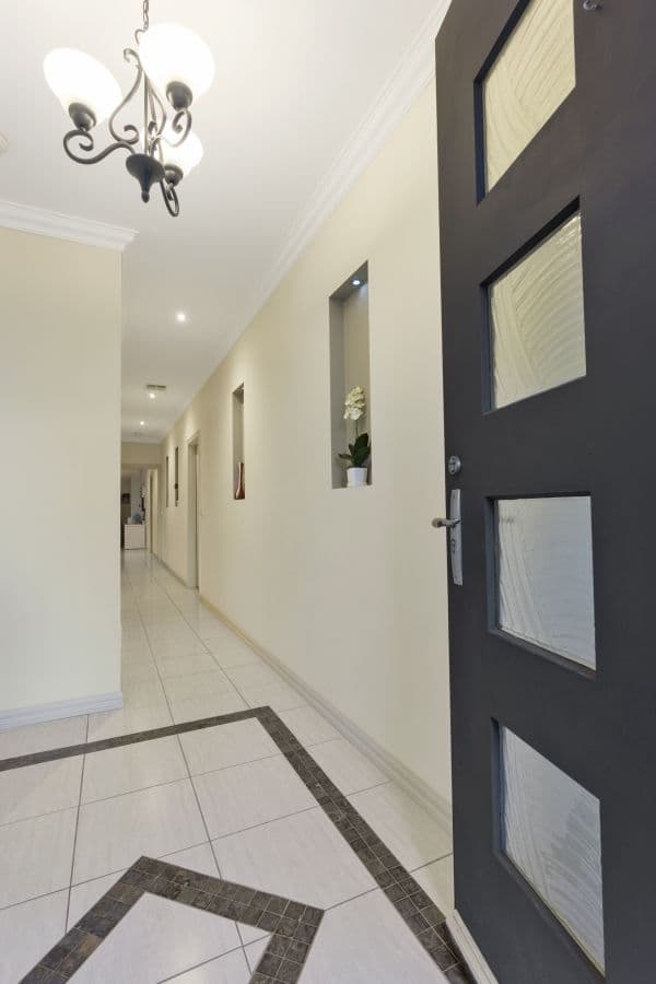 24 Hemlock Crescent, Point Cook VIC 3030, Point Cook - Thumbnail 2