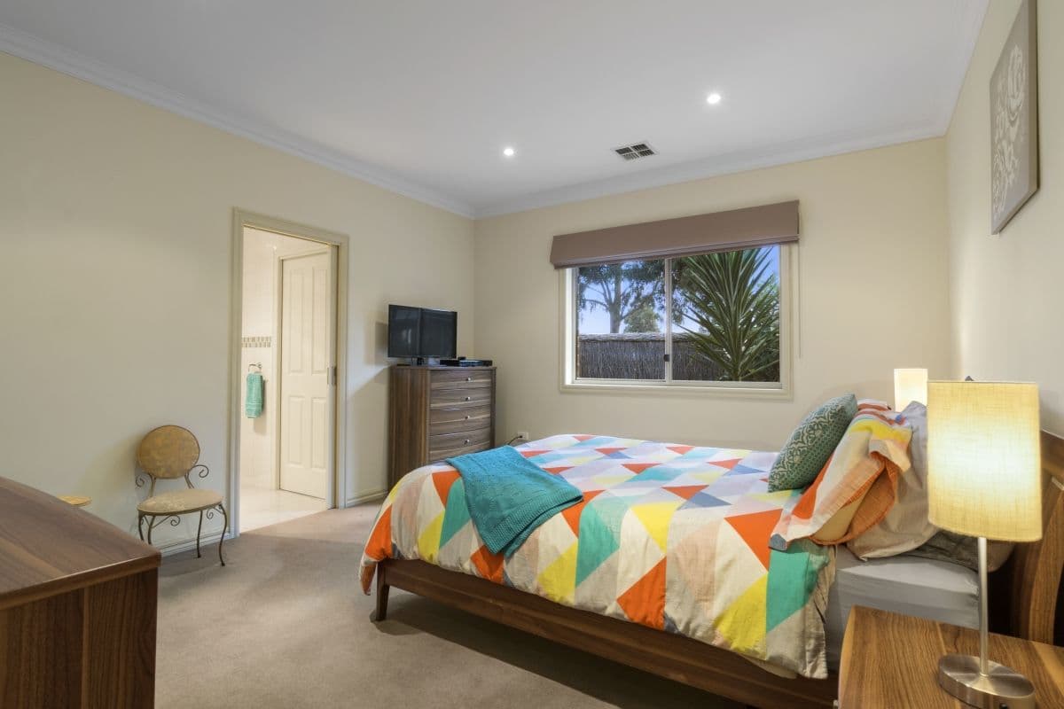 24 Hemlock Crescent, Point Cook VIC 3030, Point Cook - Thumbnail 6