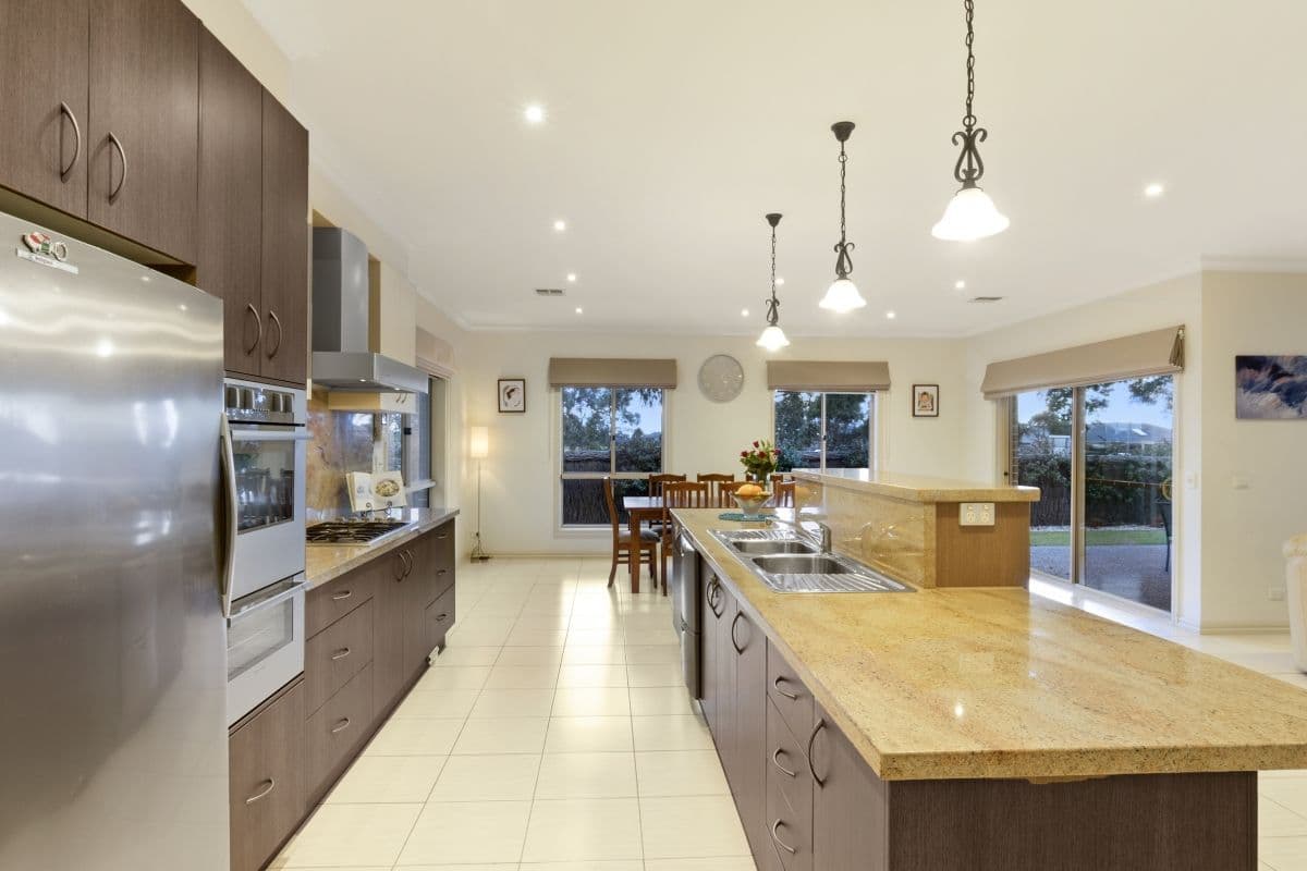 24 Hemlock Crescent, Point Cook VIC 3030, Point Cook - Thumbnail 8