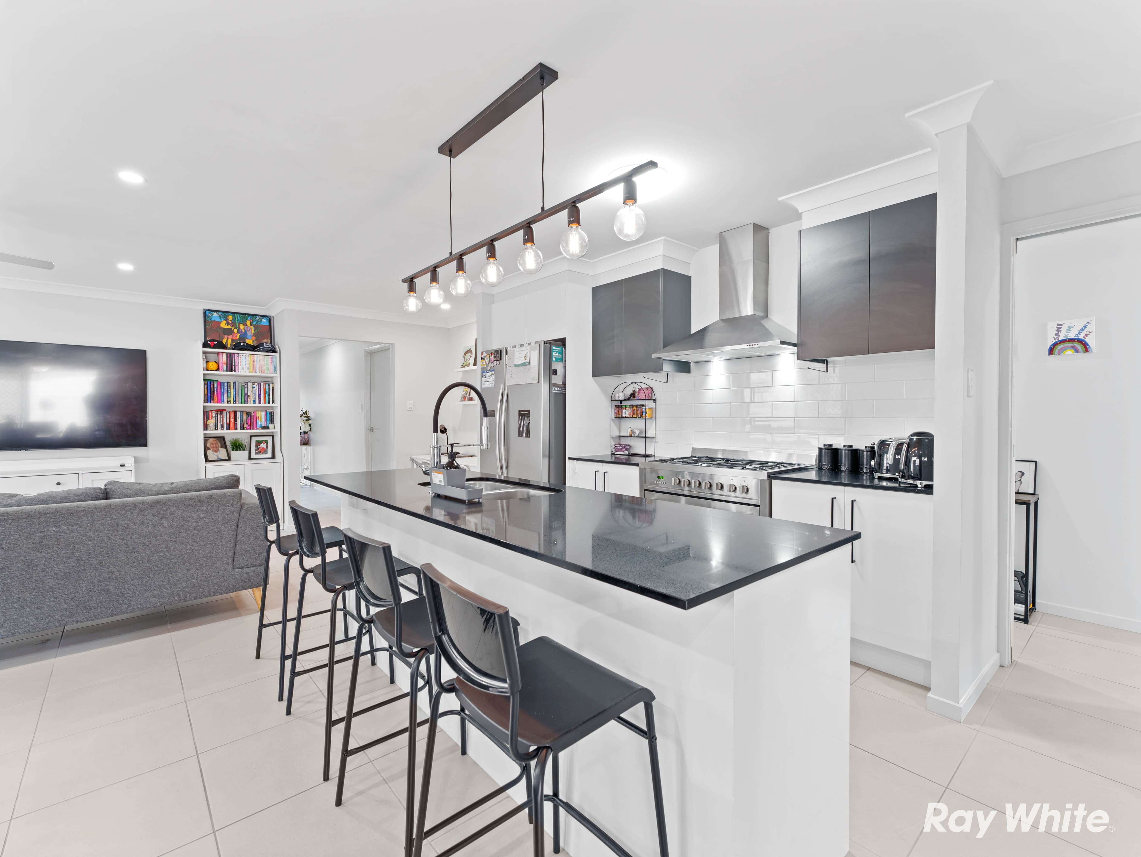 37 Gonula Crescent, Ripley QLD 4306, Ripley - Thumbnail 4