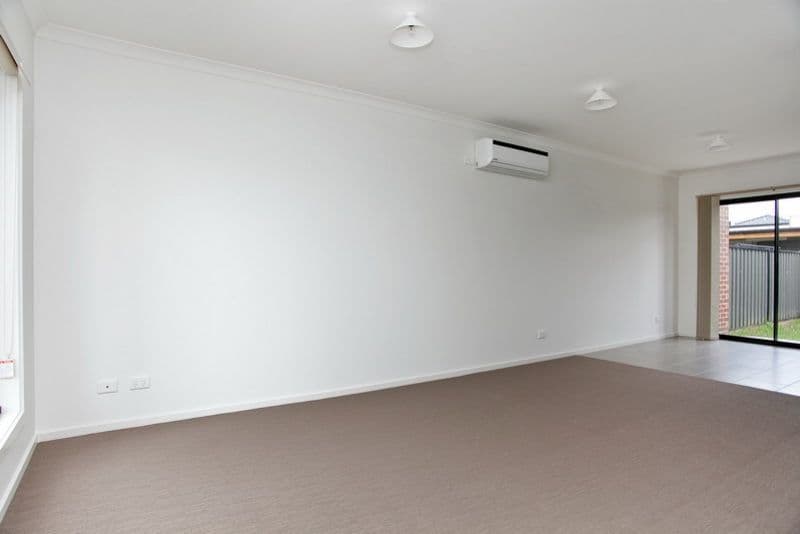 35 McCubbin Way, MERNDA VIC 3754, Mernda - Thumbnail 5