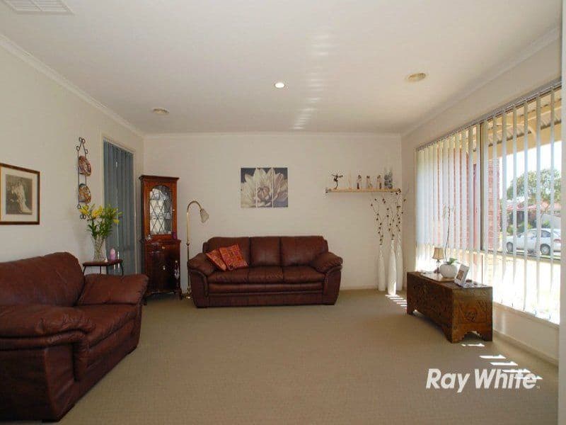 85 Scotsdale Drive, CRANBOURNE EAST VIC 3977, Cranbourne East - Thumbnail 5