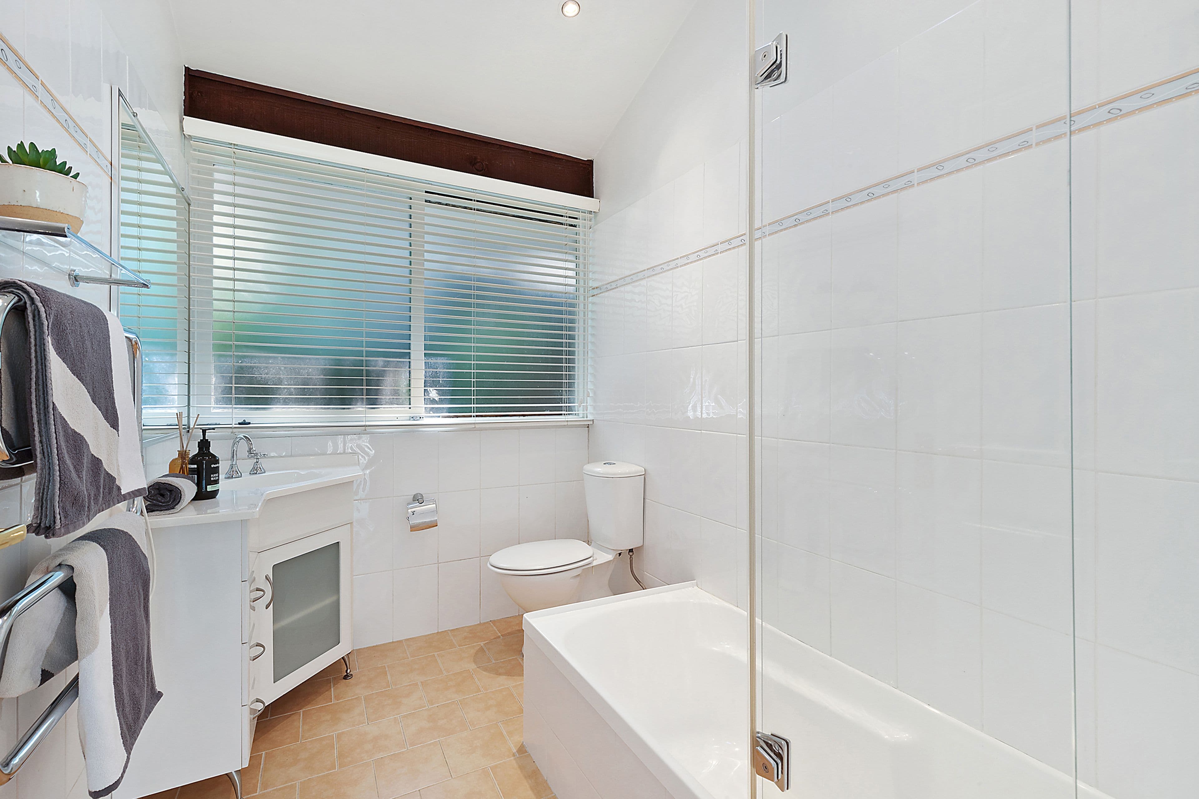 20 Pembroke Avenue, Turramurra NSW 2074, Turramurra - Thumbnail 2