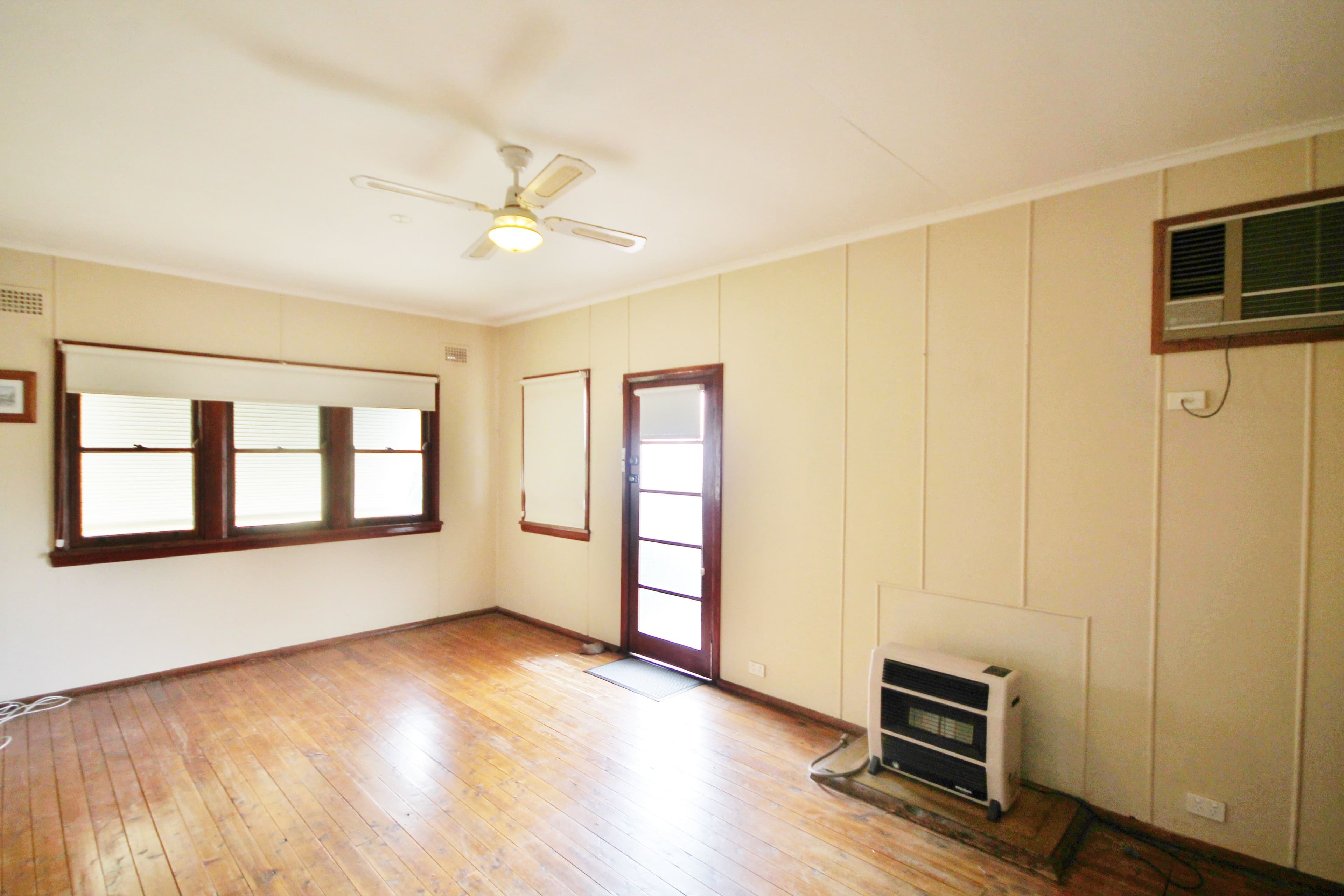 52 Thornhill Street, Young - Thumbnail 5