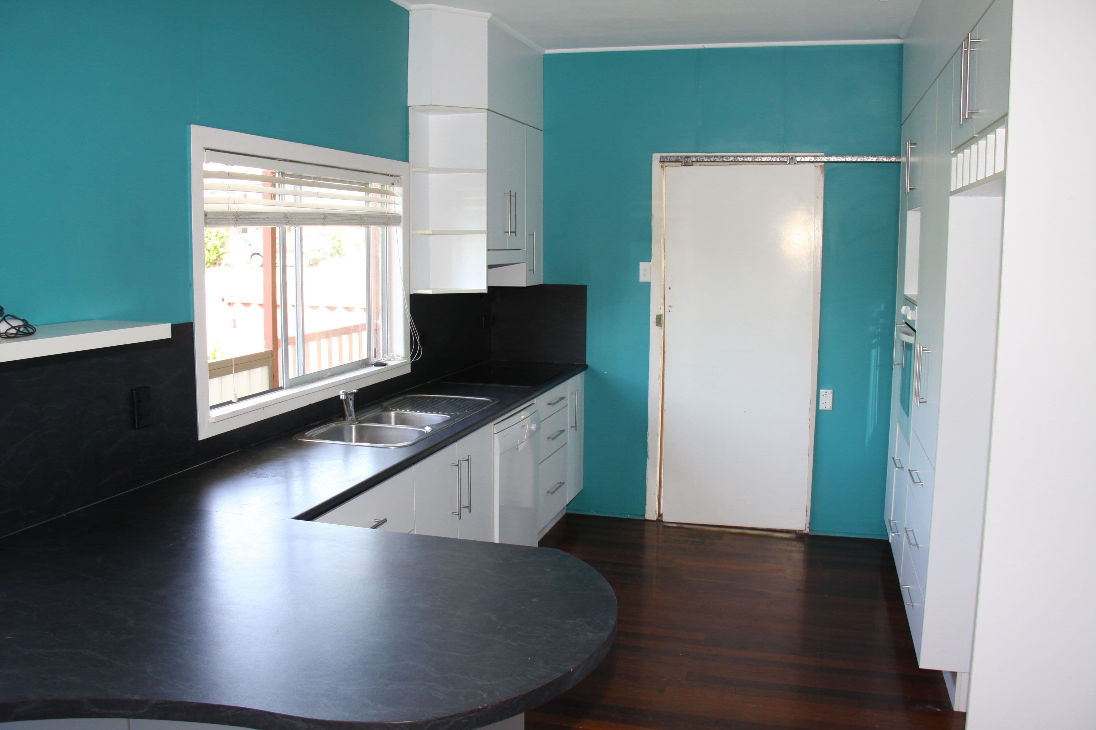 14 Yukana Street, Boyne Island QLD 4680, Boyne Island - Thumbnail 3