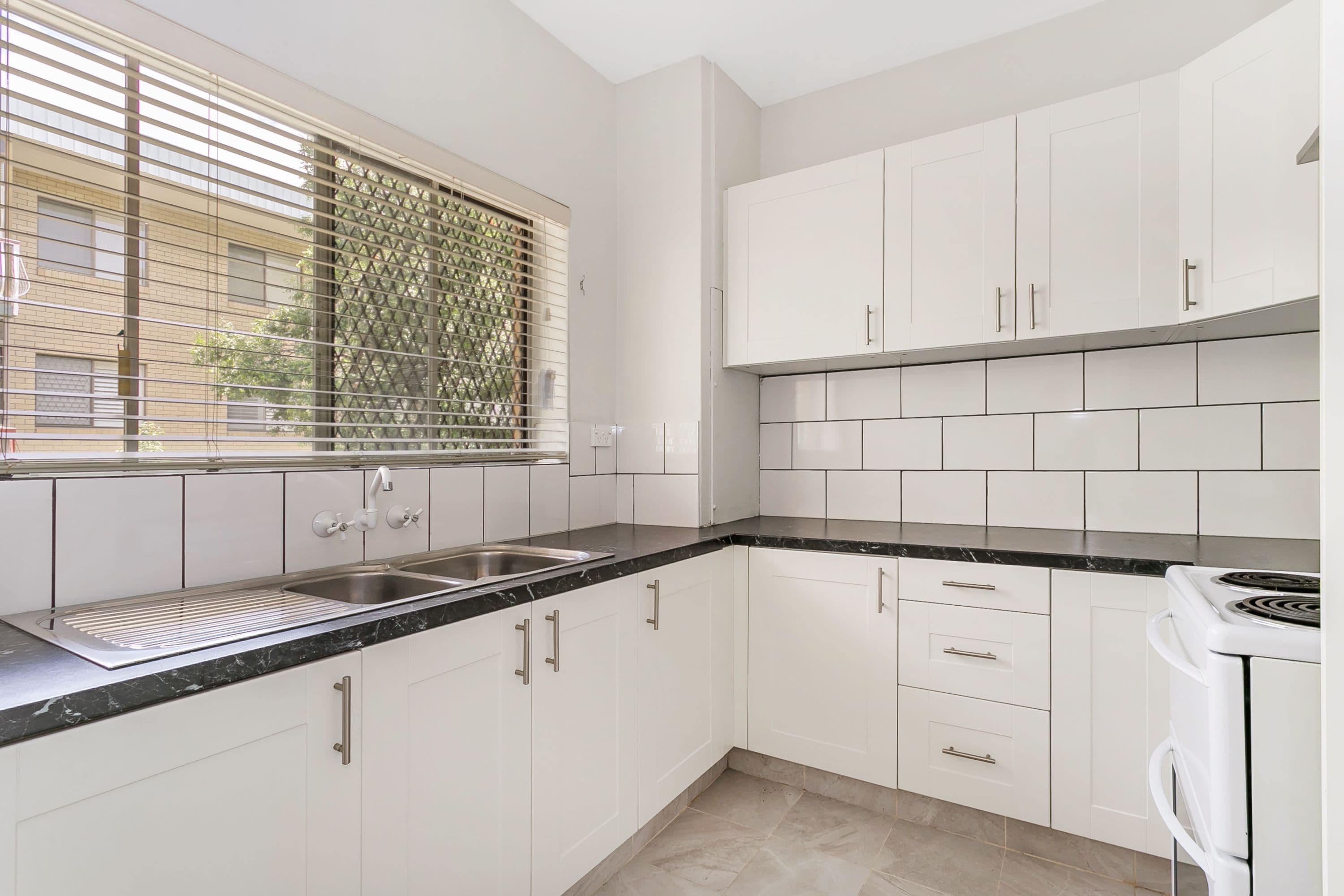 73 Chatsworth Road, Greenslopes QLD 4120, Greenslopes - Thumbnail 2