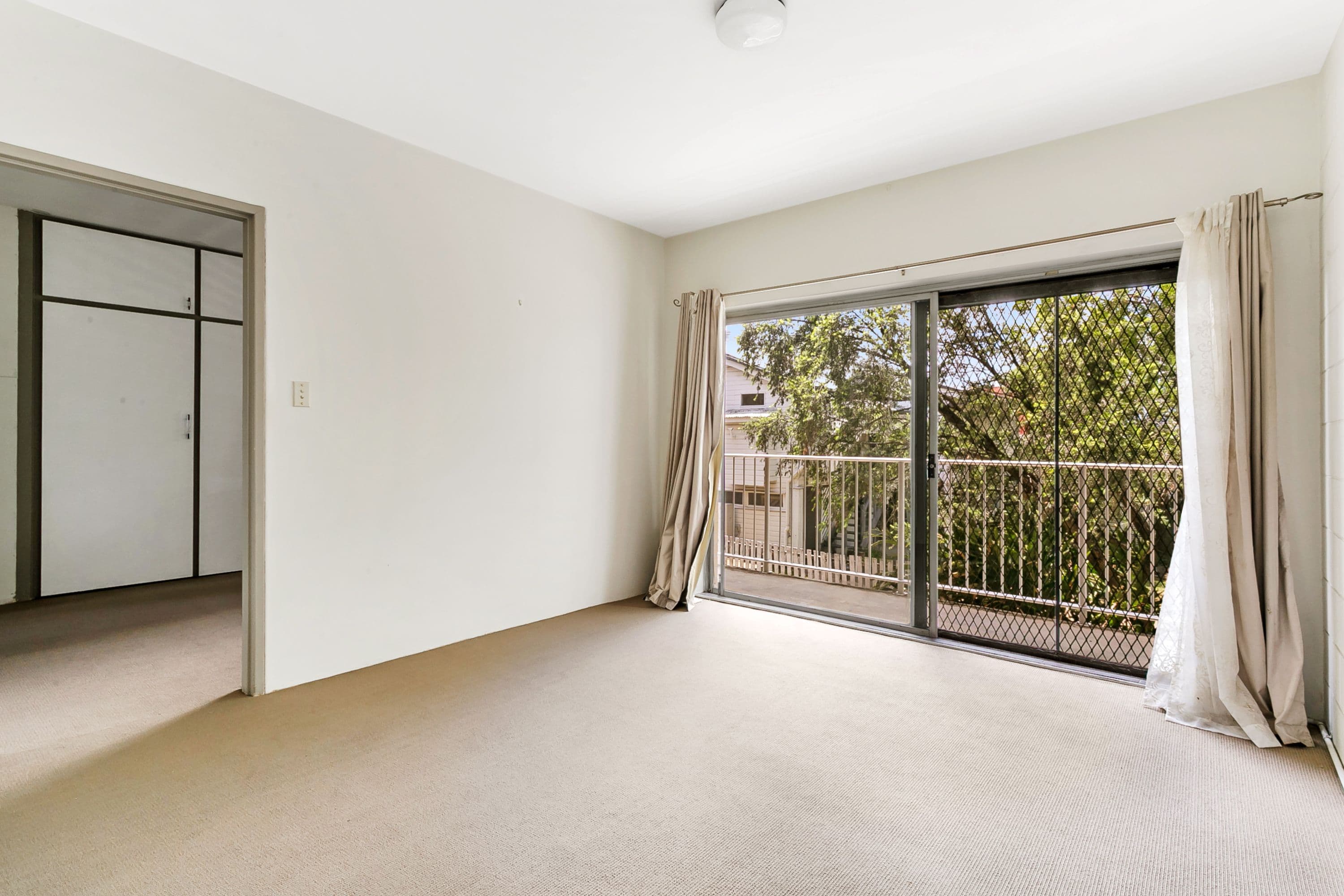 73 Chatsworth Road, Greenslopes QLD 4120, Greenslopes - Thumbnail 3