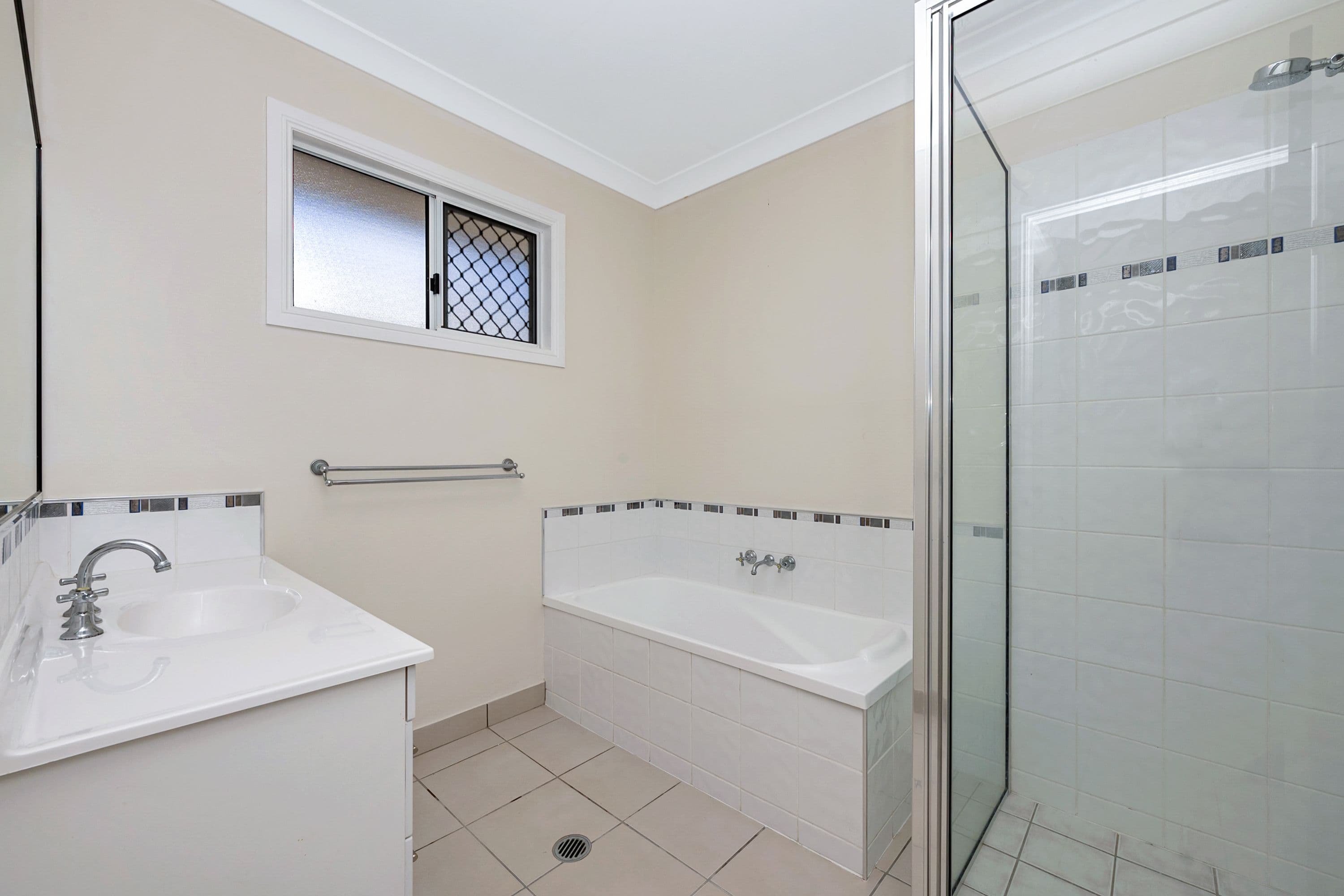 17 Blue Wren Drive, Kelso QLD 4815, Kelso - Thumbnail 6