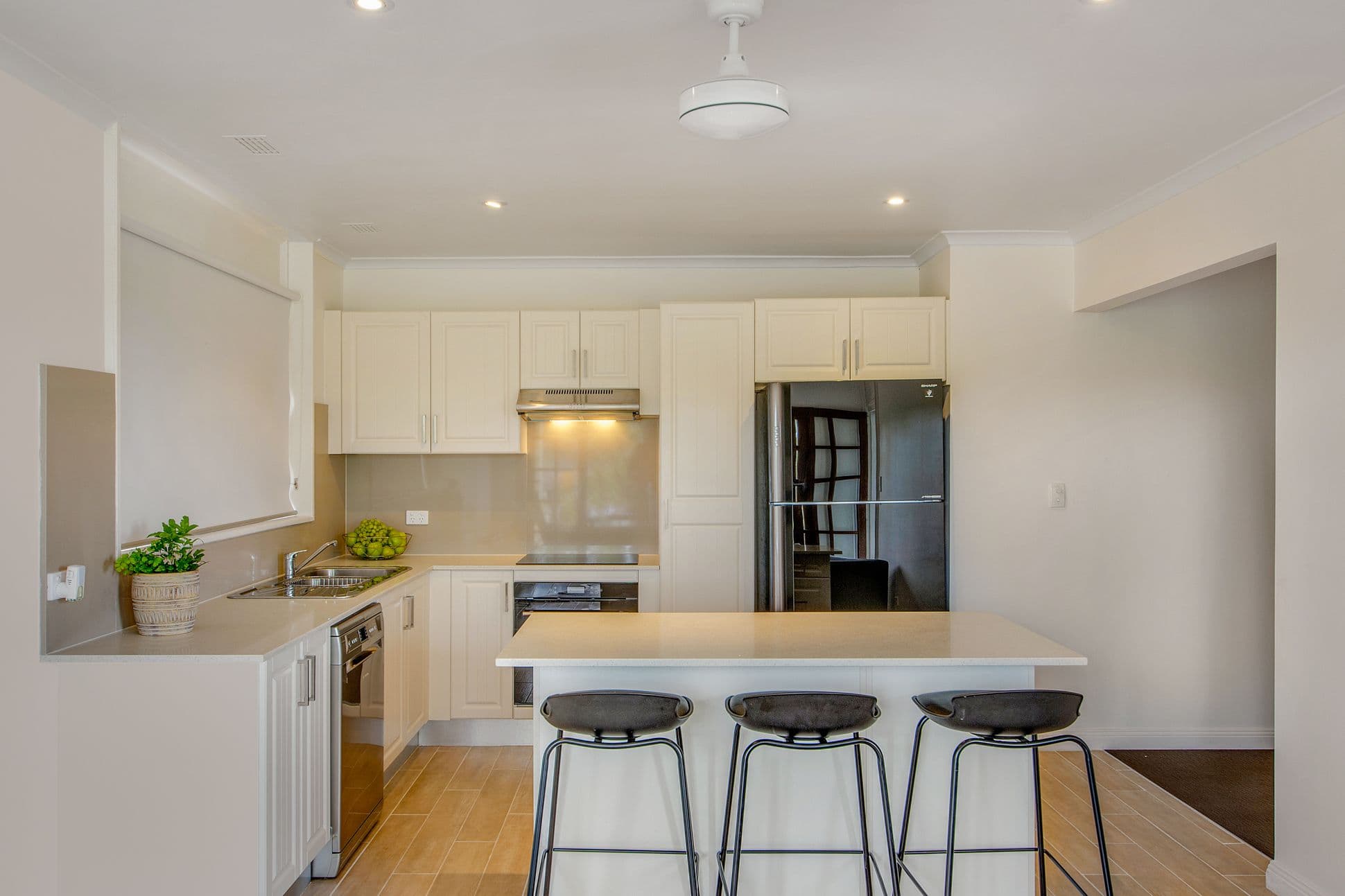 10 Pine Avenue, Bradbury - Thumbnail 3
