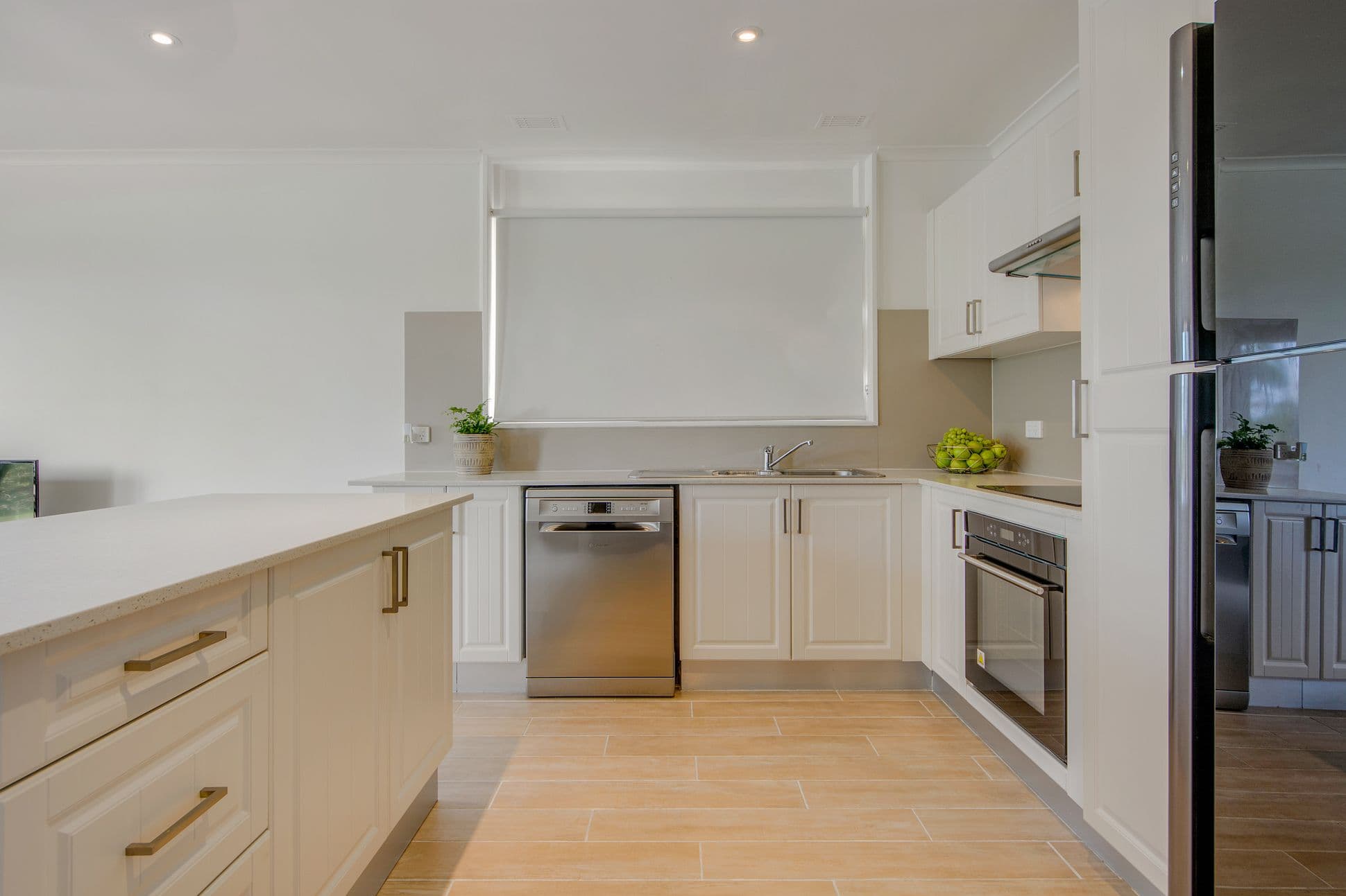 10 Pine Avenue, Bradbury - Thumbnail 4