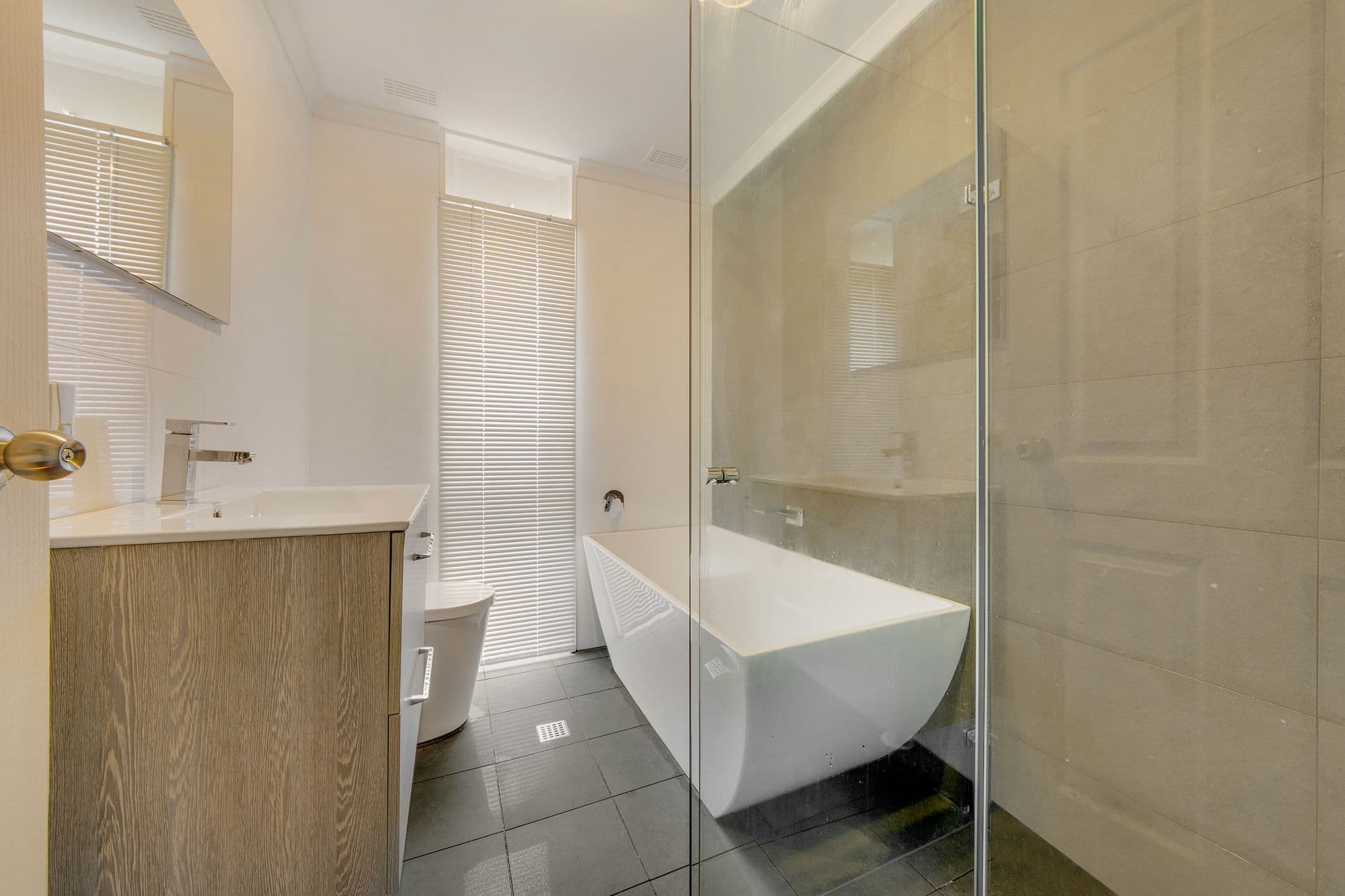 10 Pine Avenue, Bradbury - Thumbnail 7