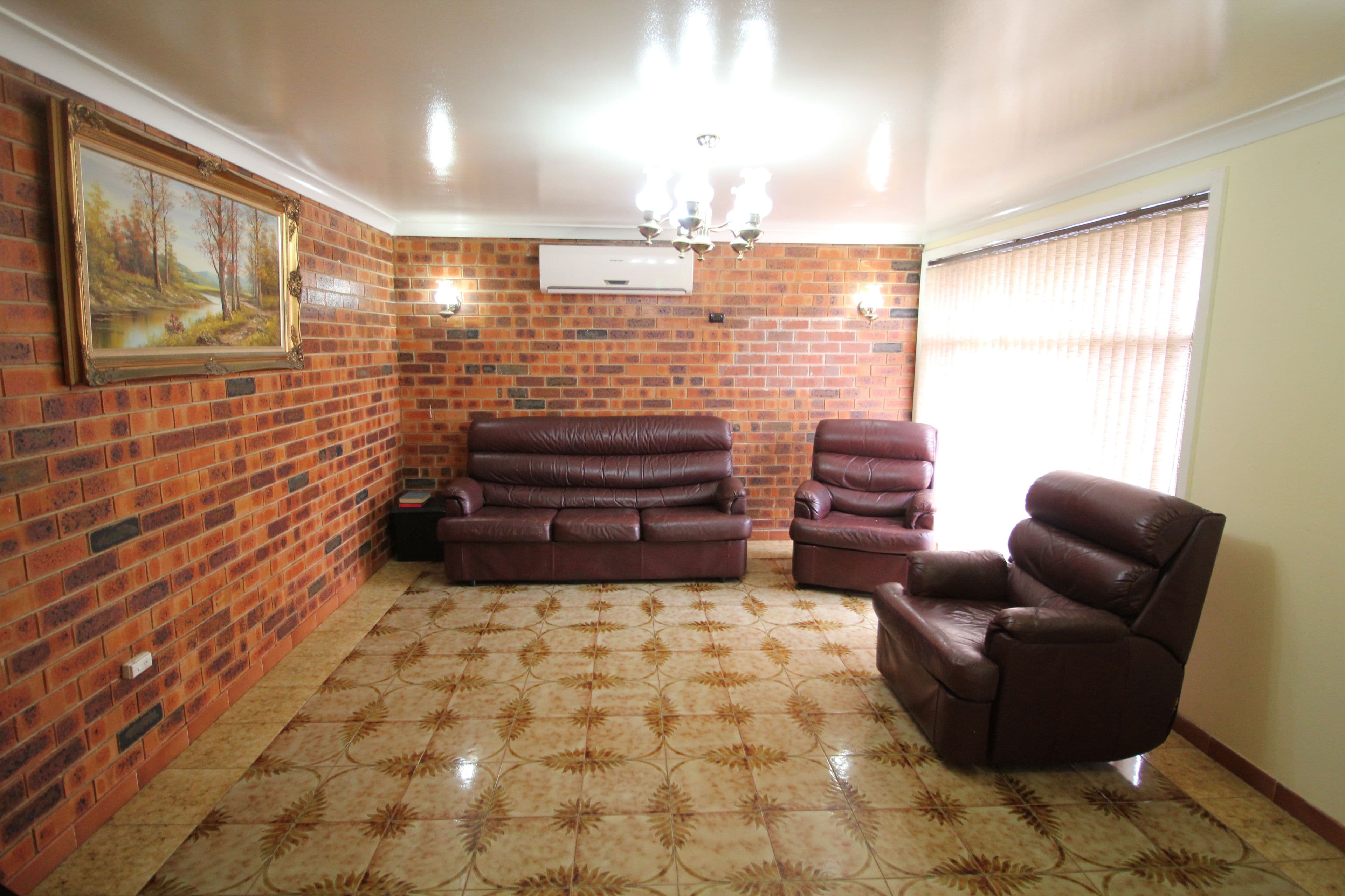 4 Sharland Place, Smithfield - Thumbnail 4