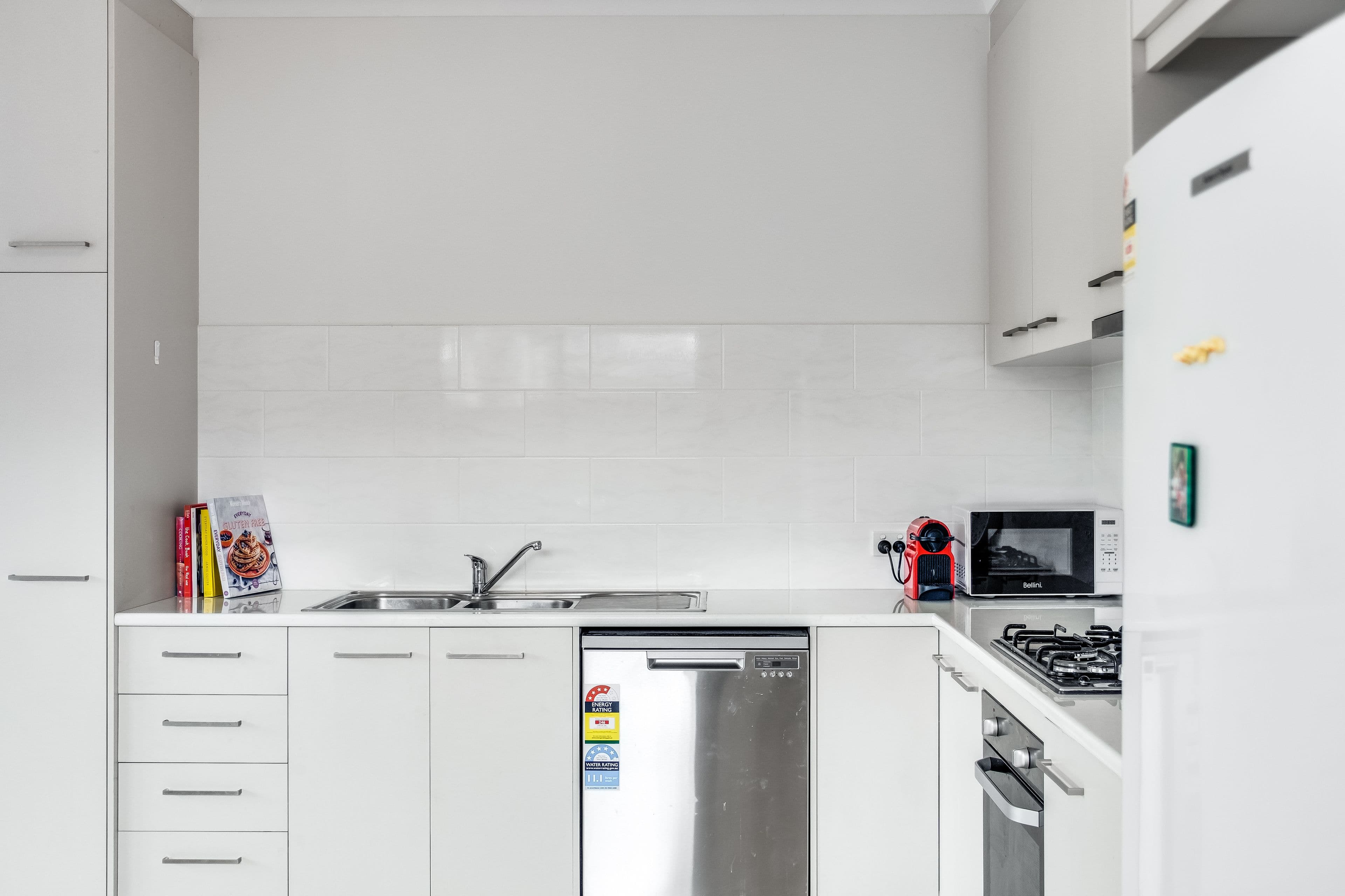 4 Ragless Avenue, Park Holme SA 5043, Park Holme - Thumbnail 3