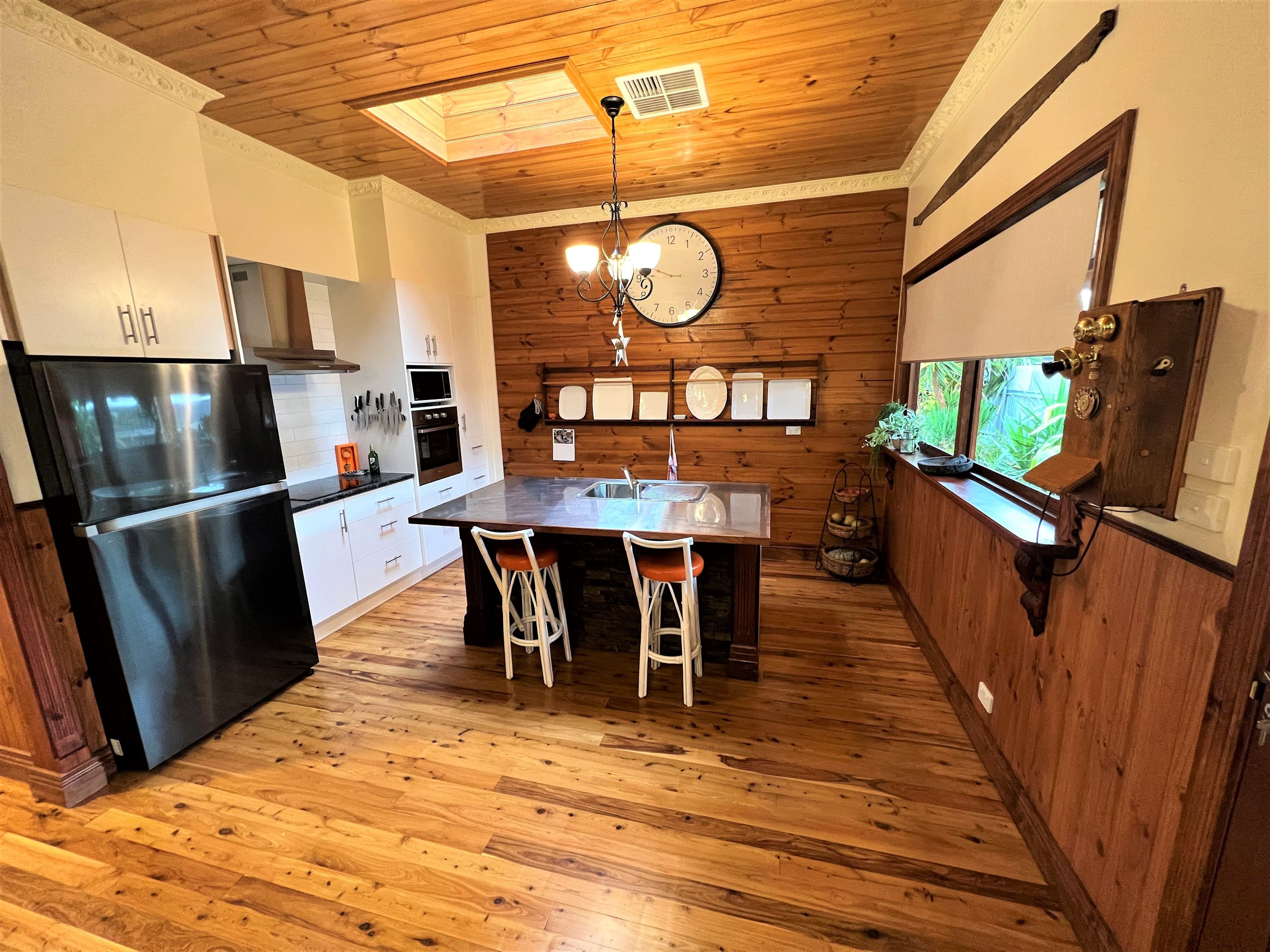 100 Edwardes Street, Deniliquin NSW 2710, Deniliquin - Thumbnail 2