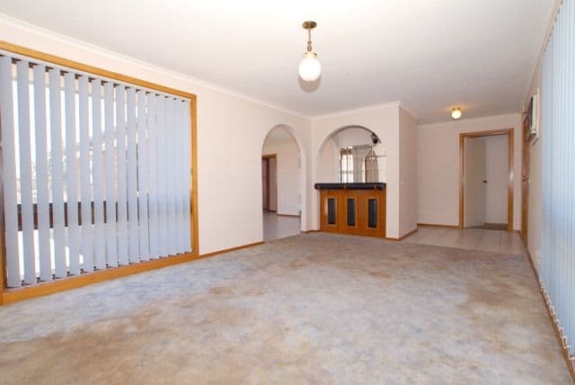 83  Bellbridge Drive, HOPPERS CROSSING VIC 3029, Hoppers Crossing - Thumbnail 2