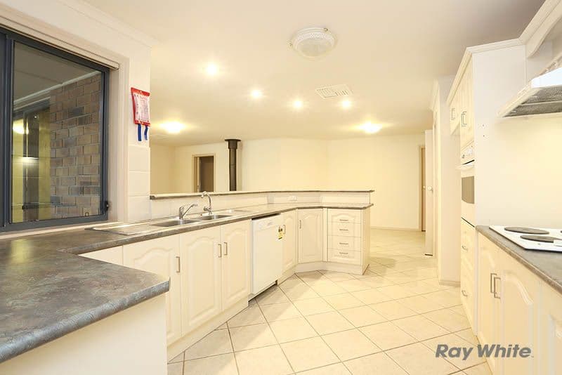 24 Jarman Crescent, Clare SA 5453, Clare - Thumbnail 3