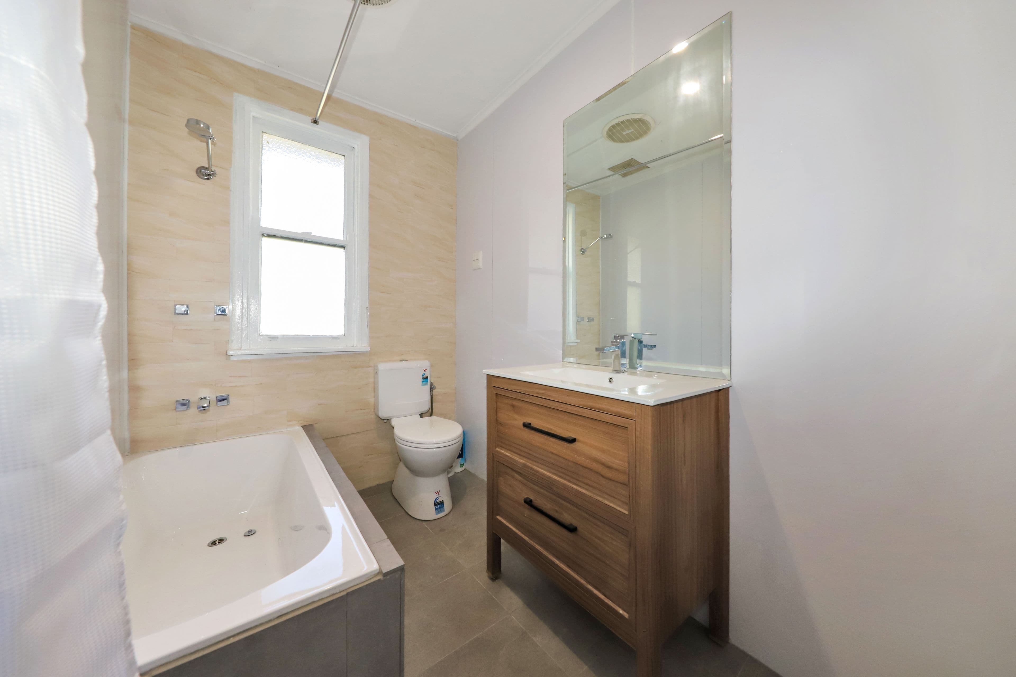 22 Dalhunty Street, Tumut NSW 2720, Tumut - Thumbnail 5