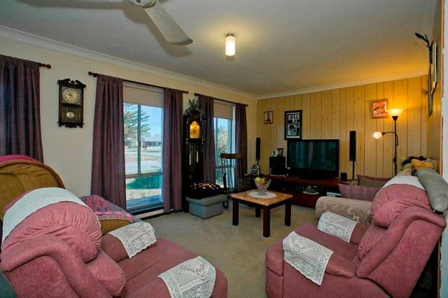 16 Bishop Road, MIDDLE SWAN WA 6056, Middle Swan - Thumbnail 4