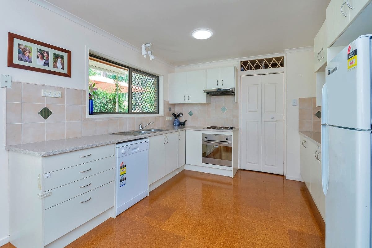 18 Elaine Street, Karalee QLD 4306, Karalee - Thumbnail 2