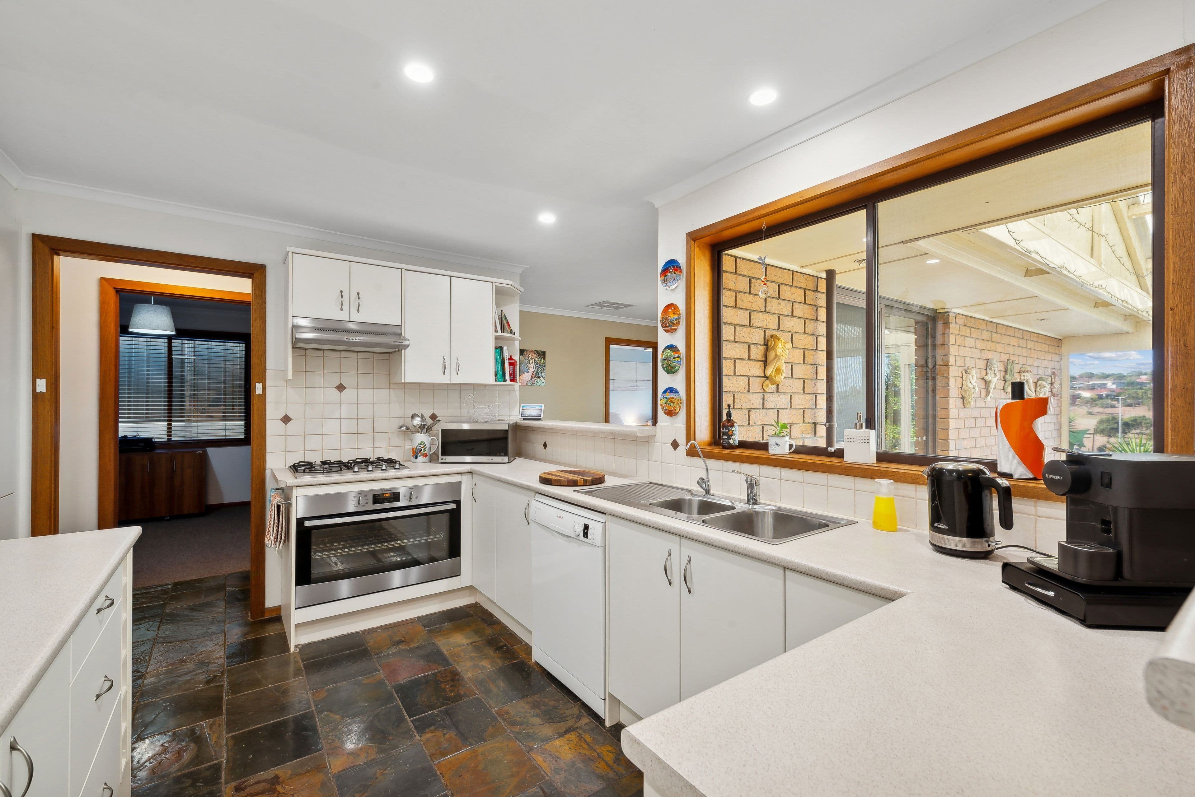 12 Berringa Street, Hallett Cove SA 5158, Hallett Cove - Thumbnail 4