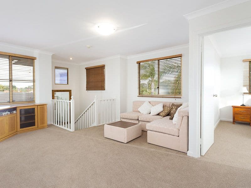 10 Kershaw Gardens, LEEMING WA 6149, Leeming - Thumbnail 2