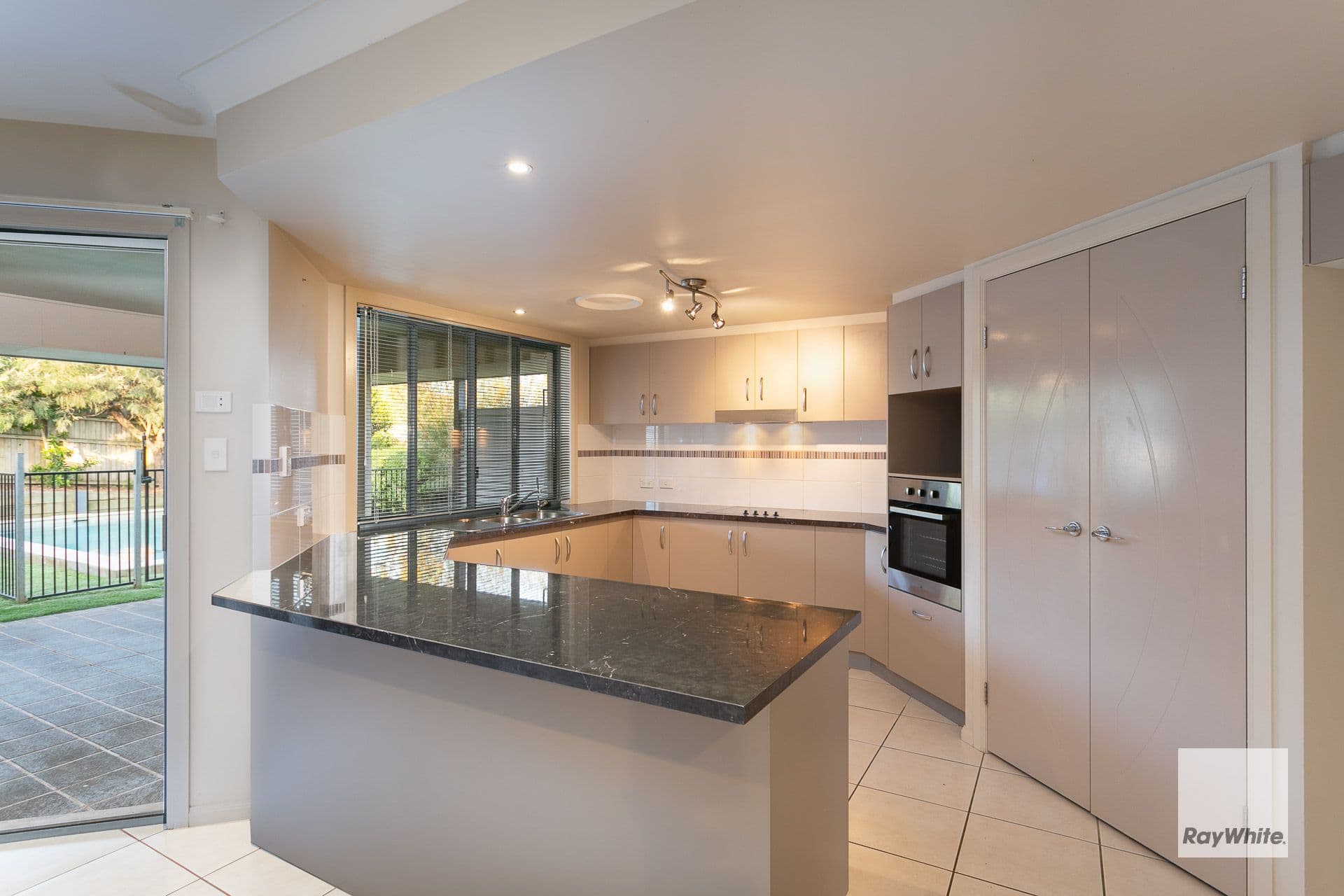 25 Cole Street, Redland Bay QLD 4165, Redland Bay - Thumbnail 3